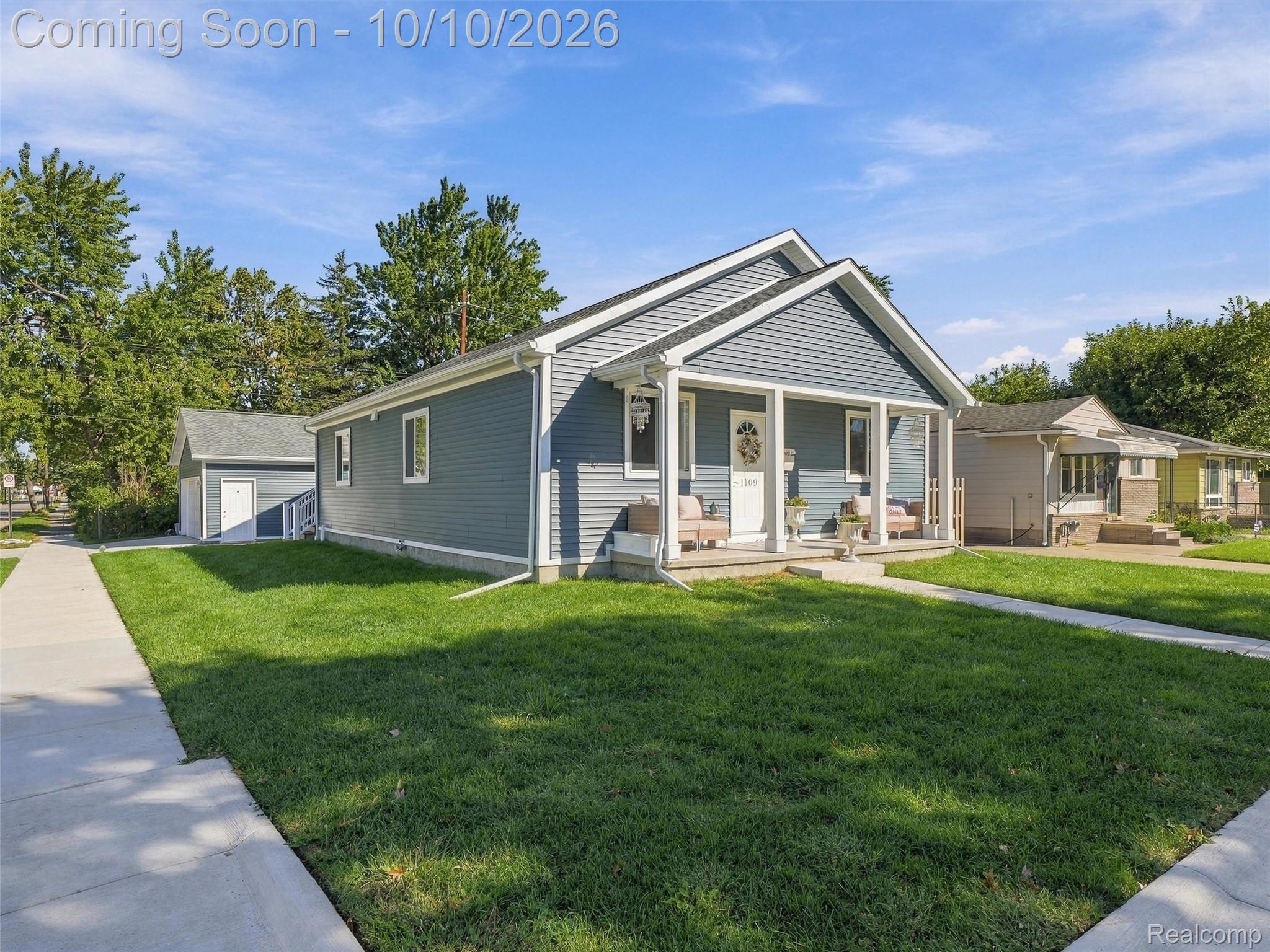 1109 E Pearl Avenue Property Photo 1