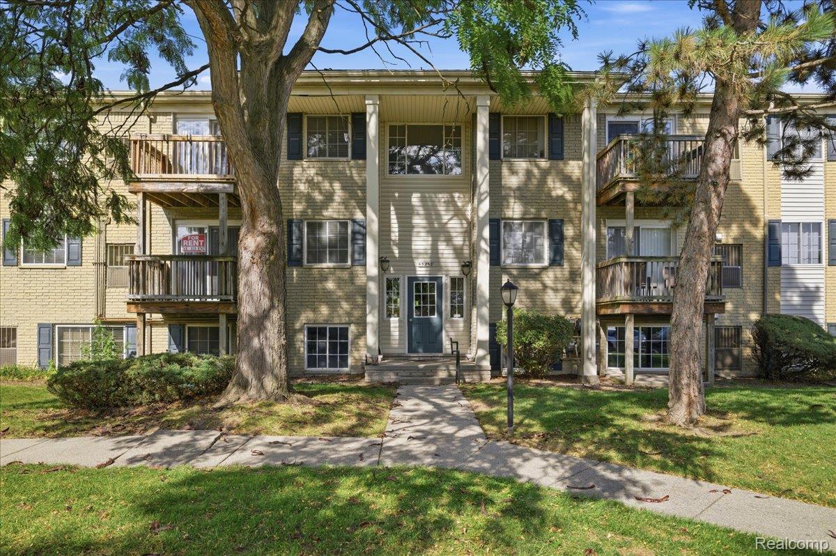 45250 Keding ST # 203 Property Photo 1