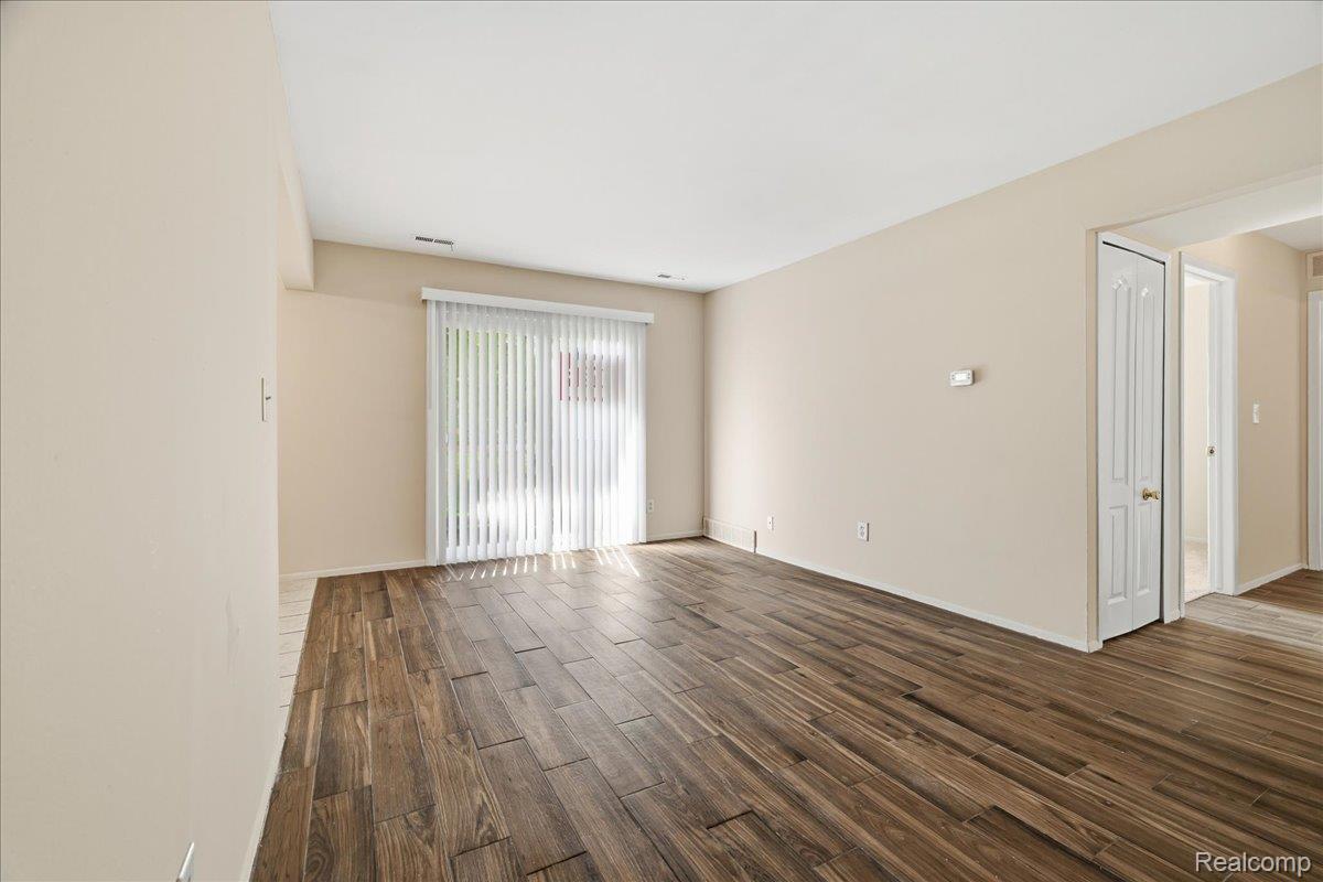 45250 Keding St # 203 Property Photo 2
