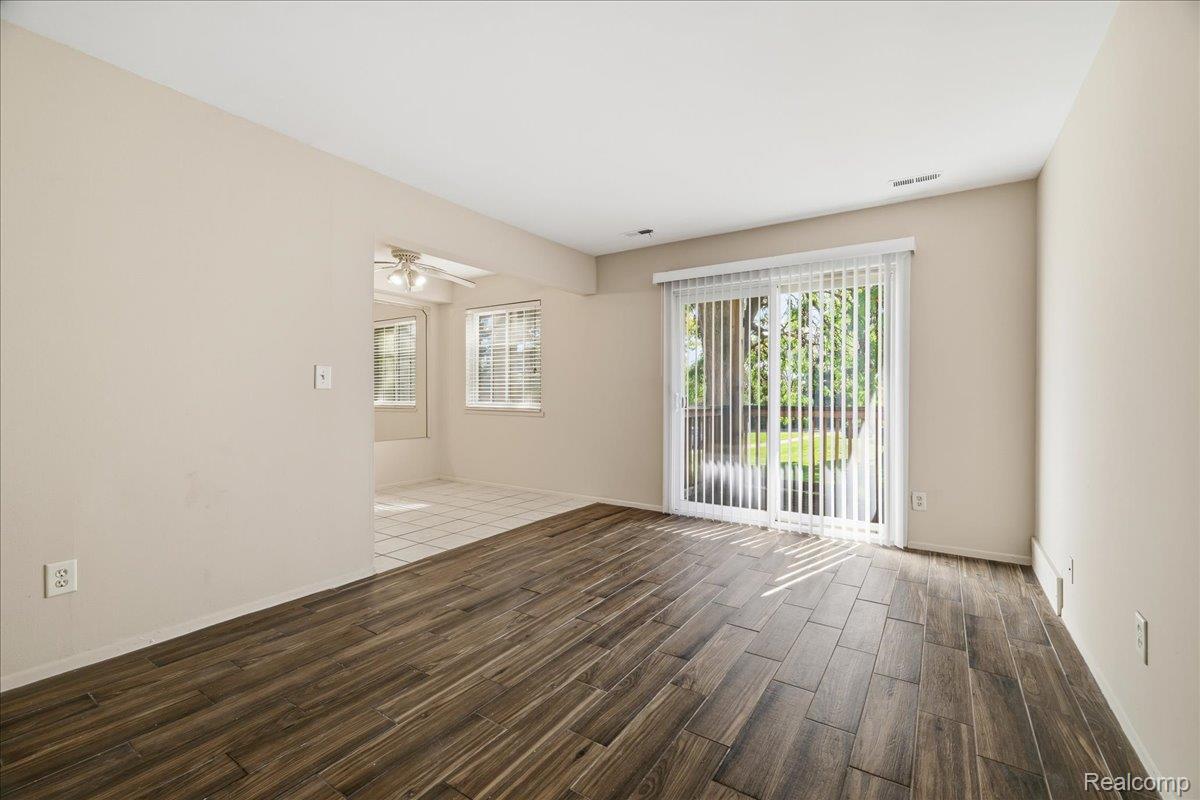 45250 Keding St # 203 Property Photo 3