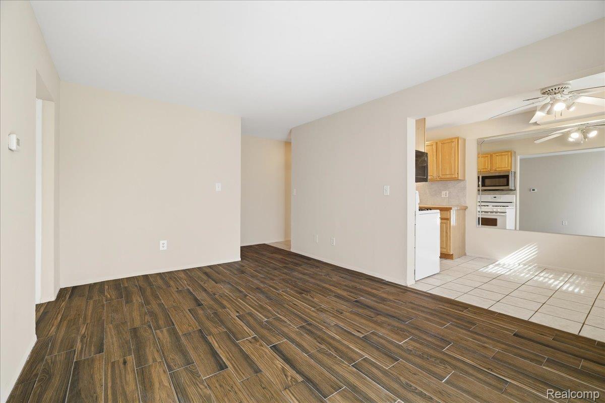 45250 Keding St # 203 Property Photo 4