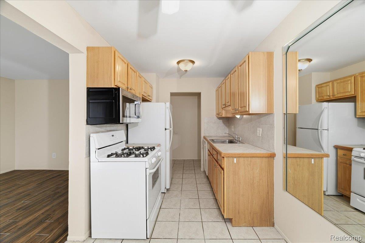 45250 Keding St # 203 Property Photo 6