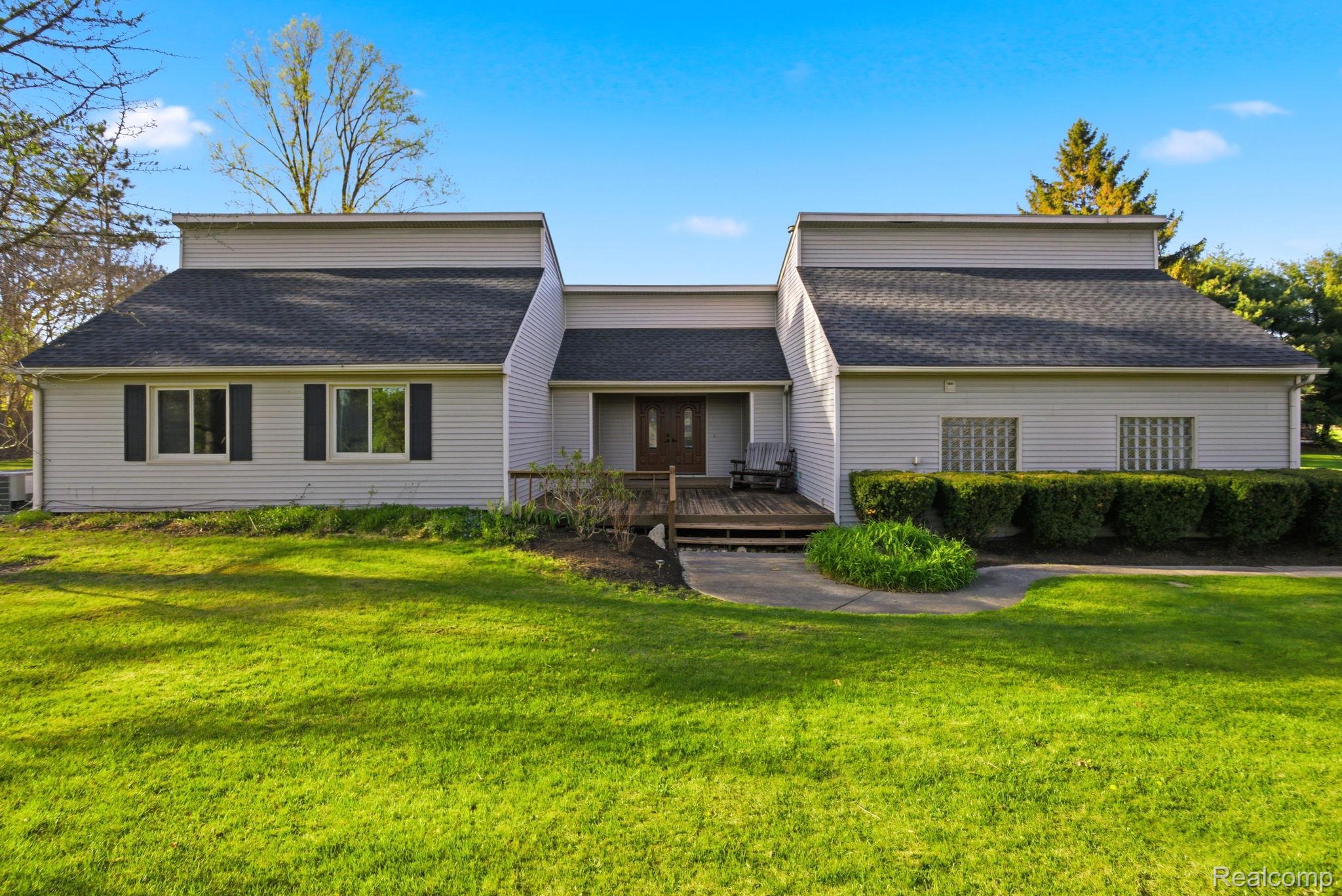 2411 Wixom Trail Property Photo 2