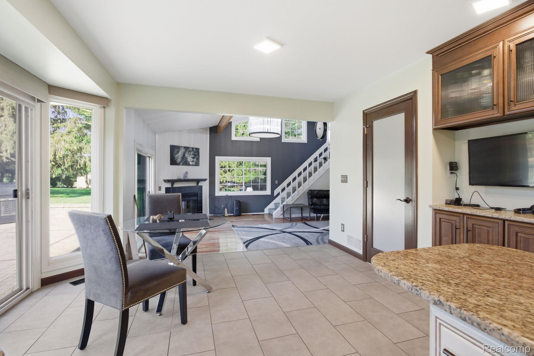 2411 Wixom Trail Property Photo 12
