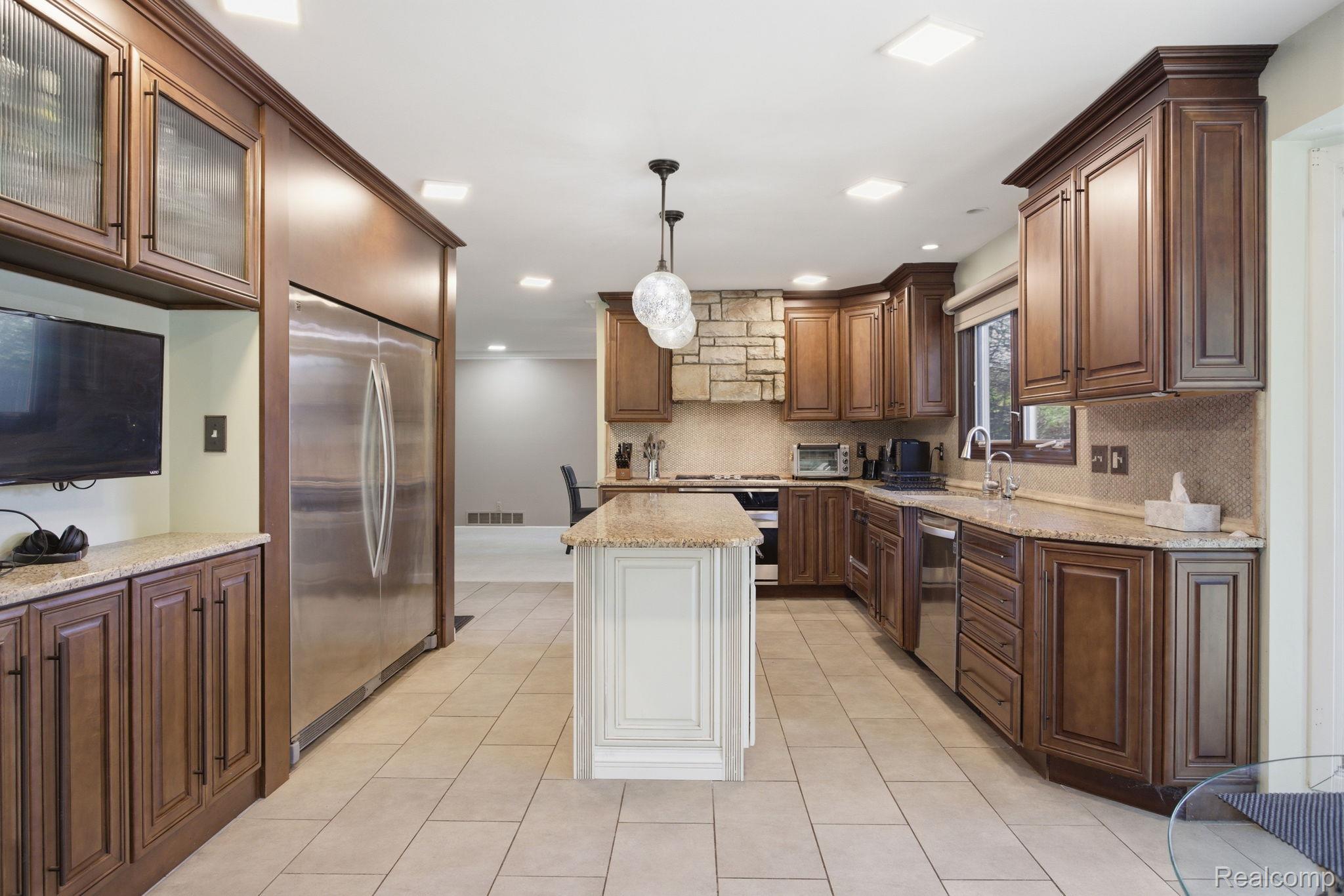 2411 Wixom Trail Property Photo 18