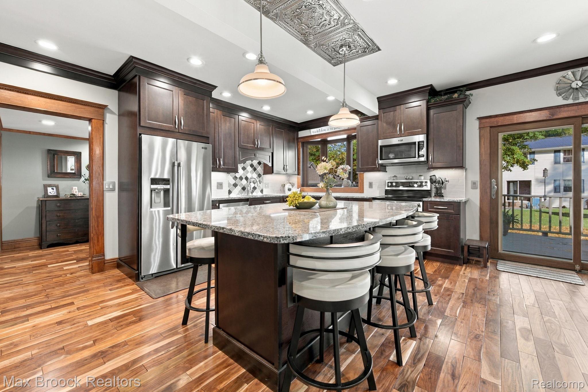 206 River Street Property Photo 6