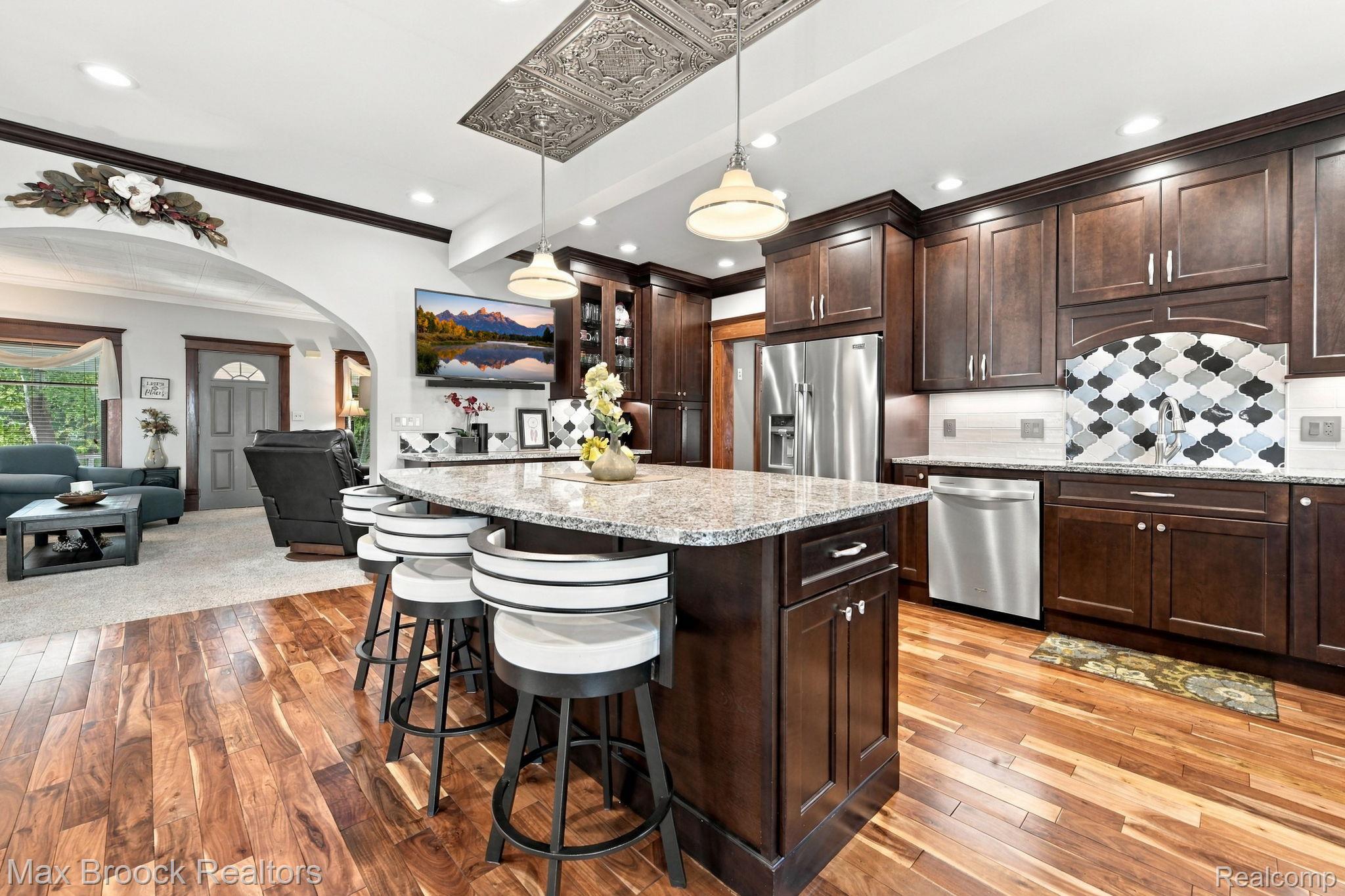 206 River Street Property Photo 7