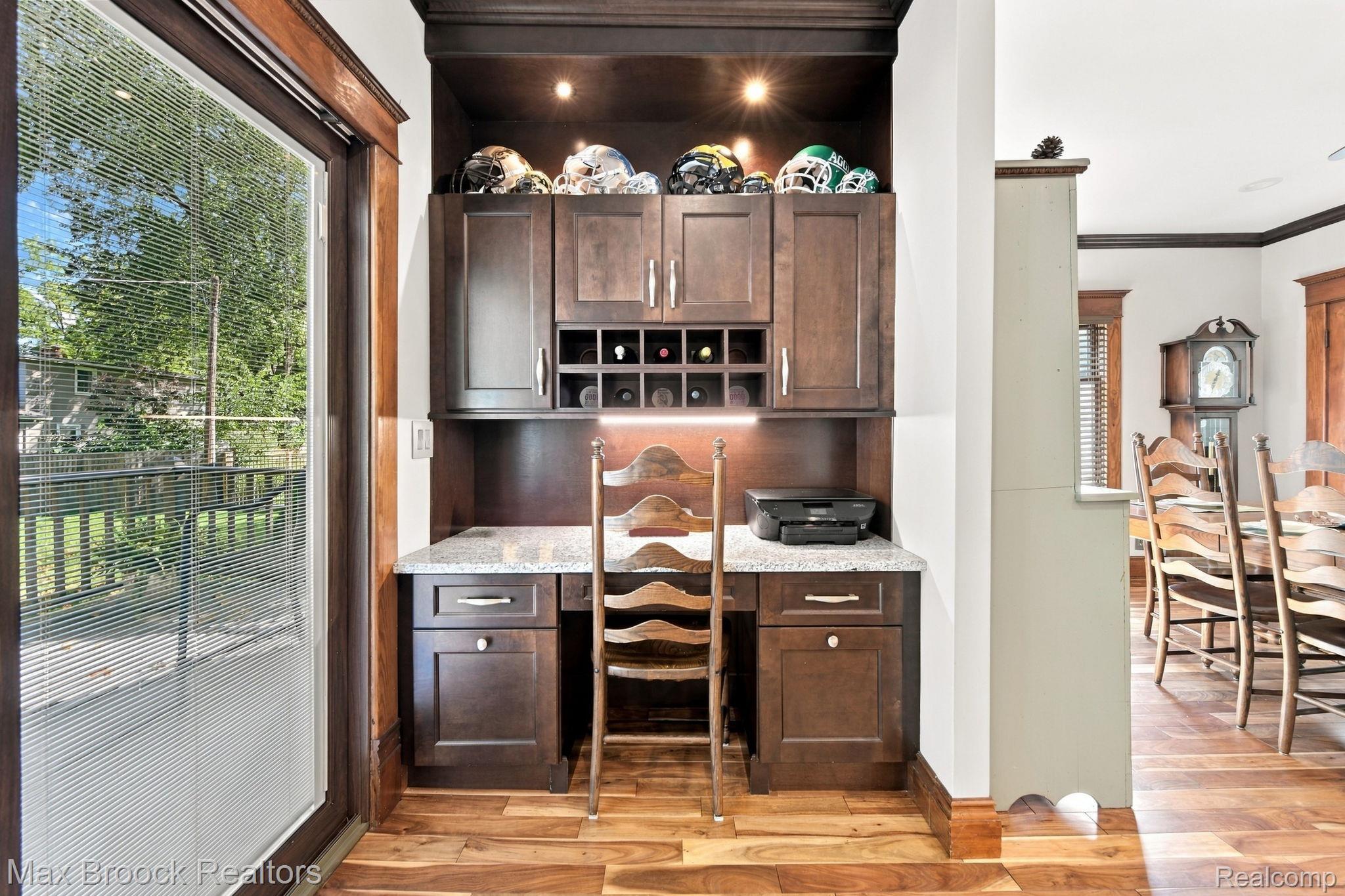 206 River Street Property Photo 10