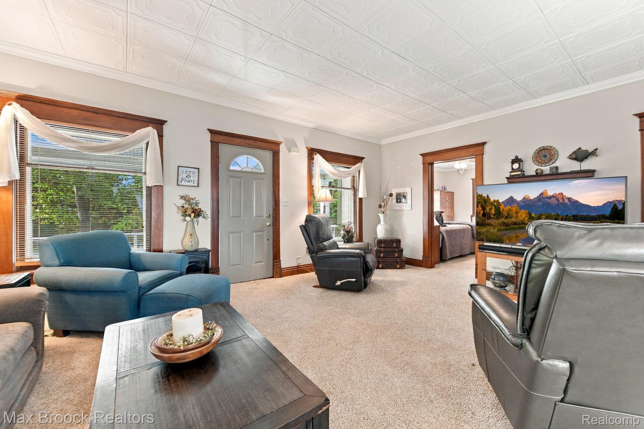 206 River Street Property Photo 14