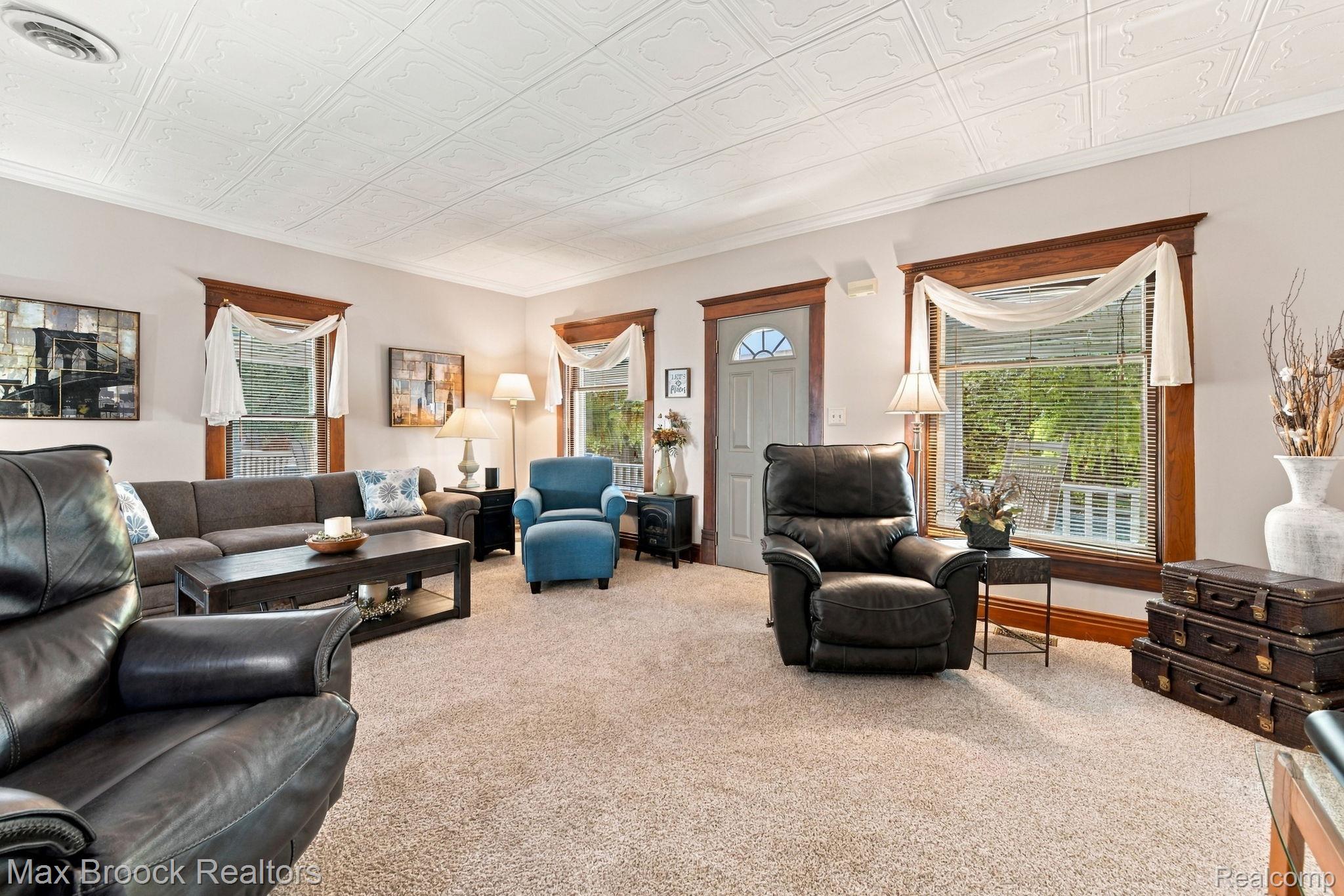 206 River Street Property Photo 16