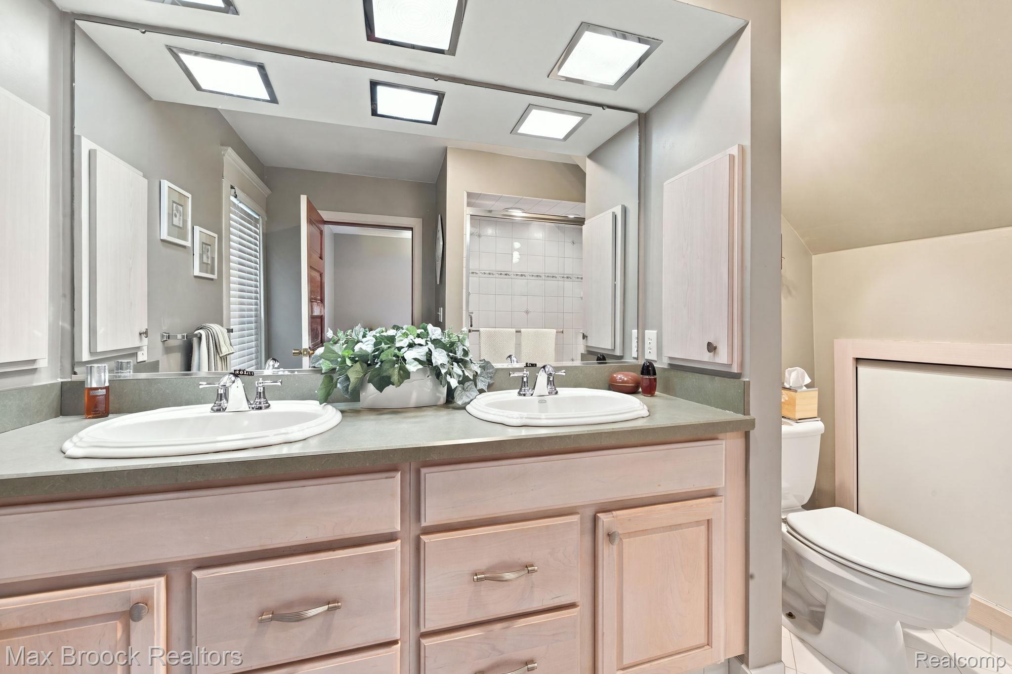206 River Street Property Photo 19