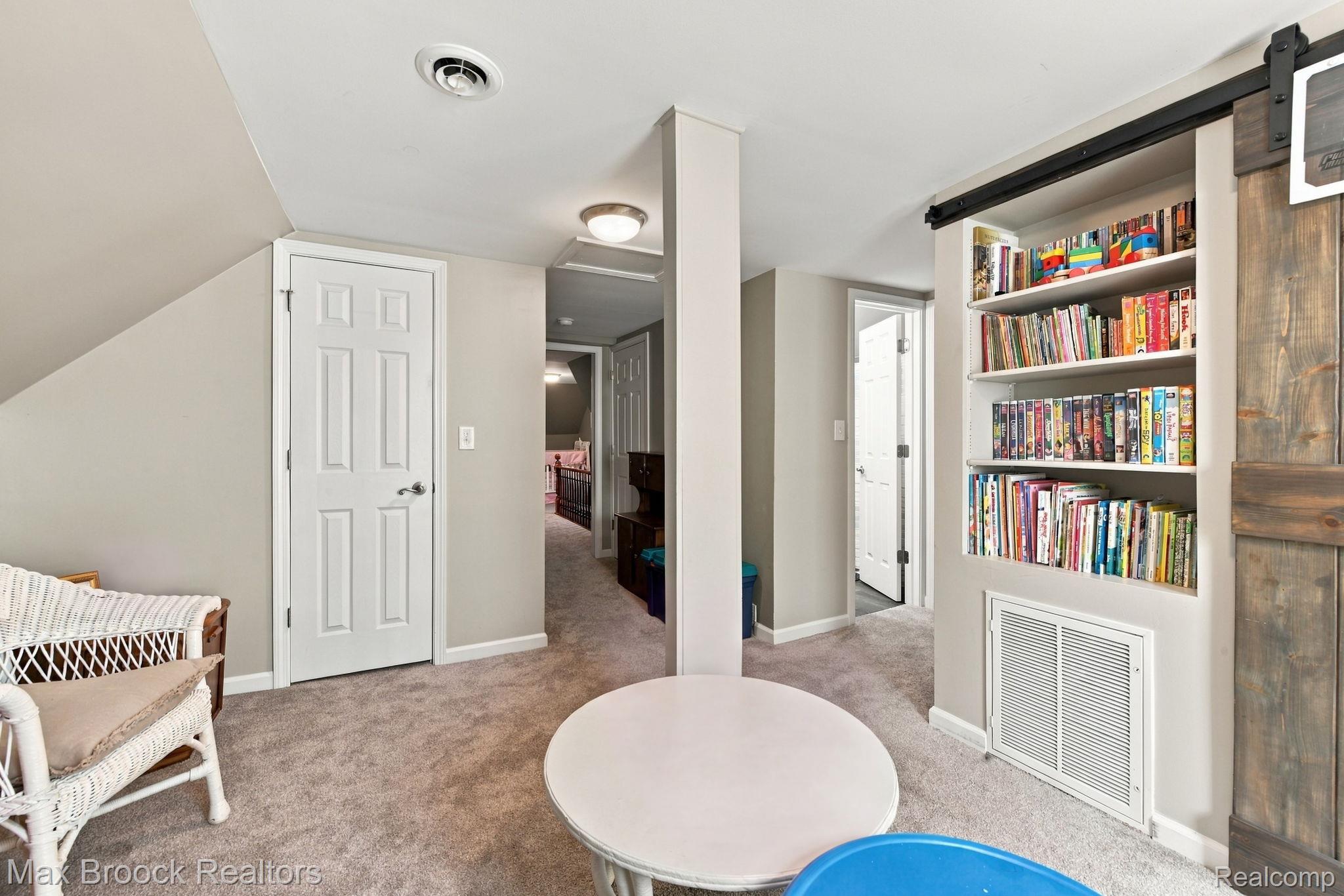 206 River Street Property Photo 25
