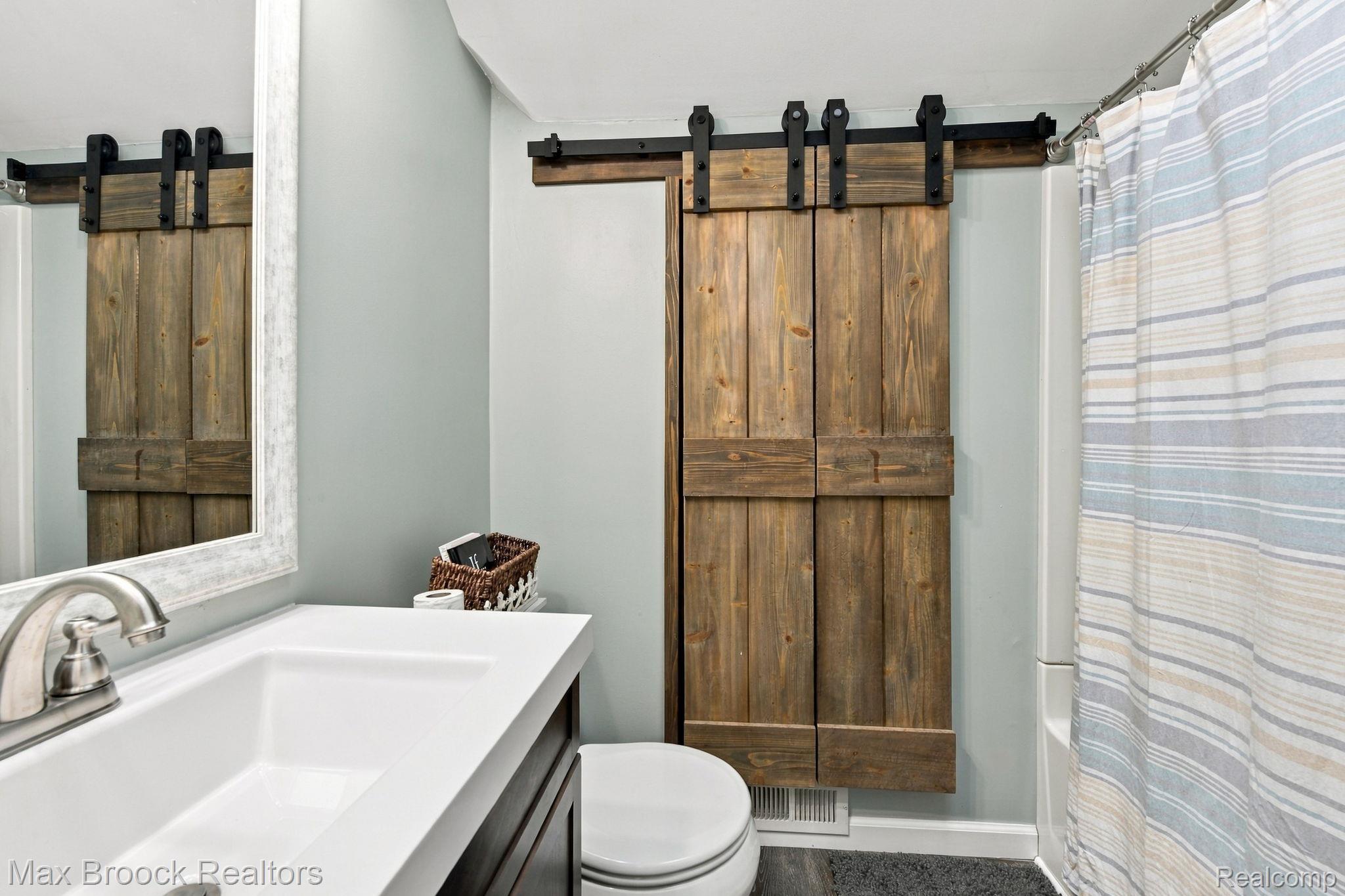 206 River Street Property Photo 26