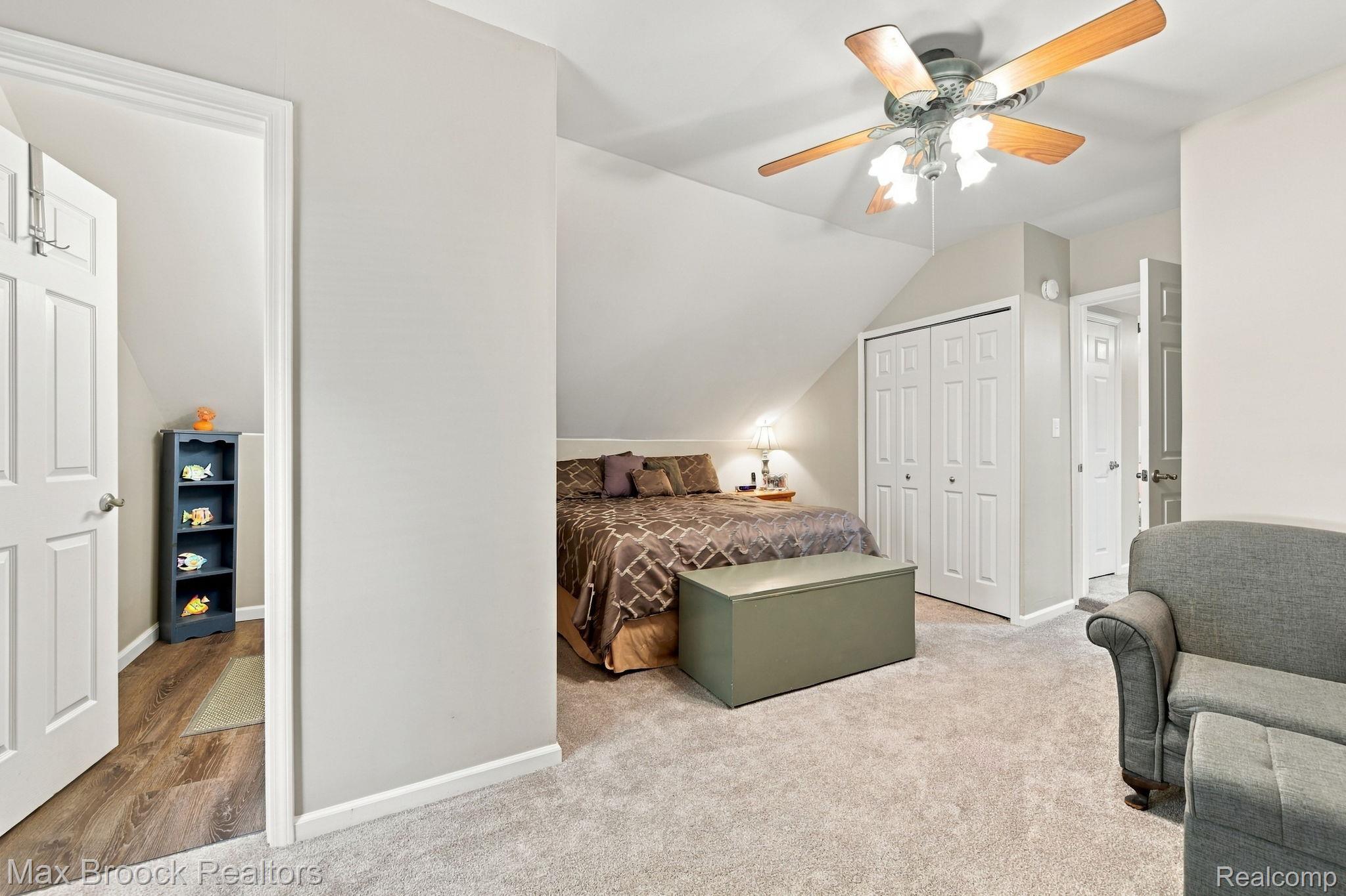 206 River Street Property Photo 28