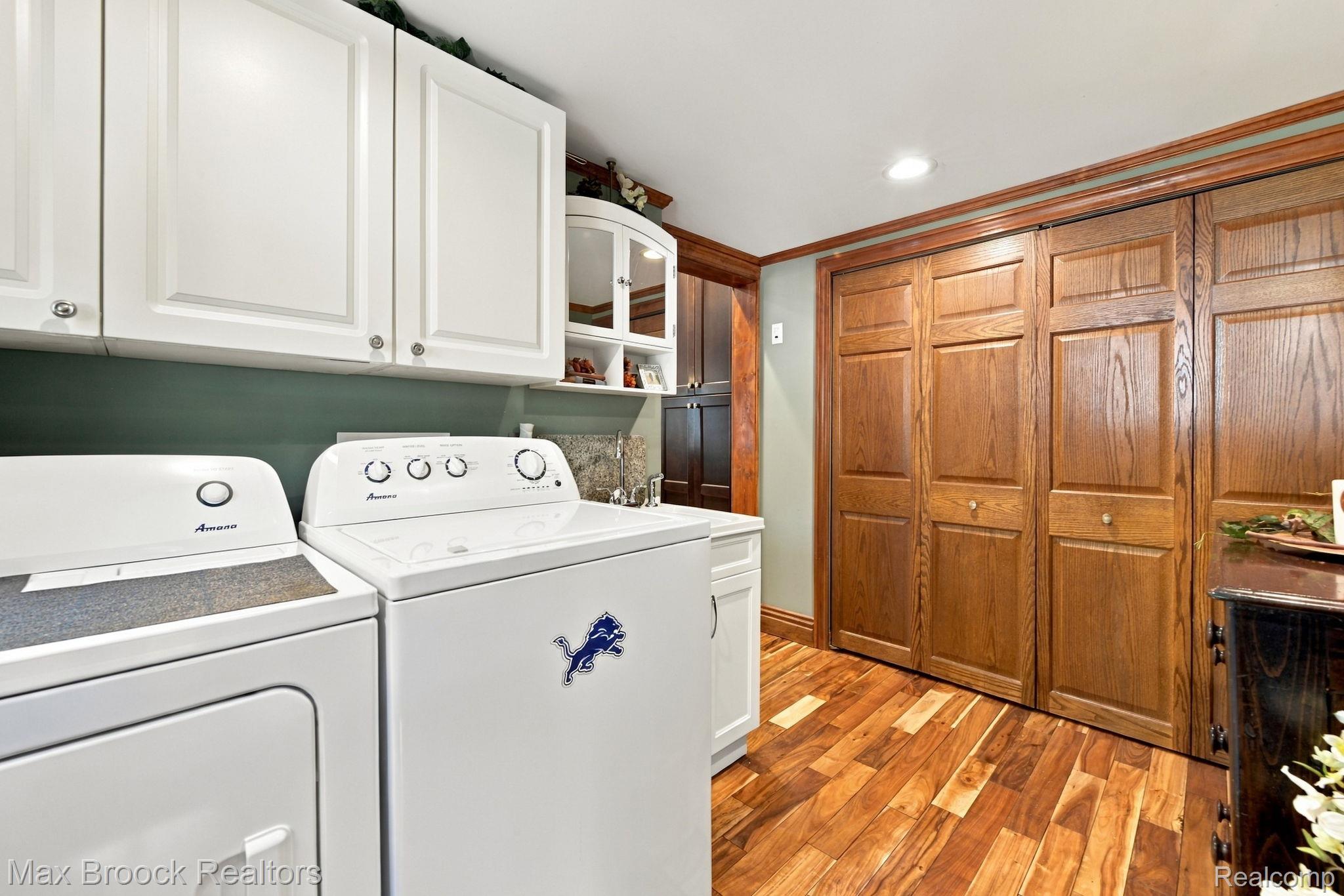 206 River Street Property Photo 30
