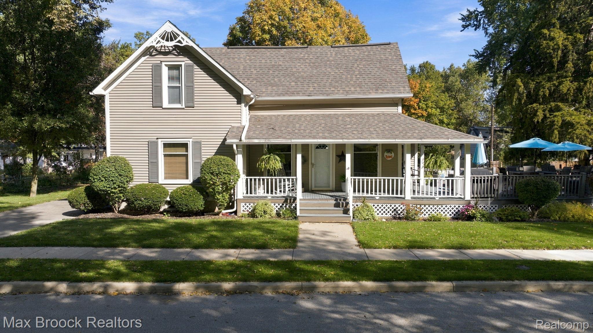 206 River Street Property Photo 32