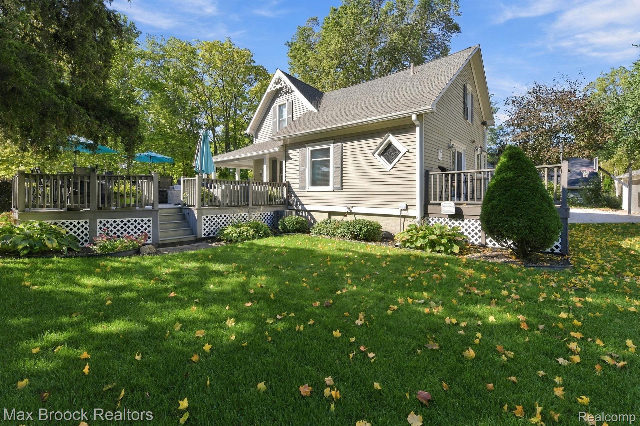 206 River Street Property Photo 36