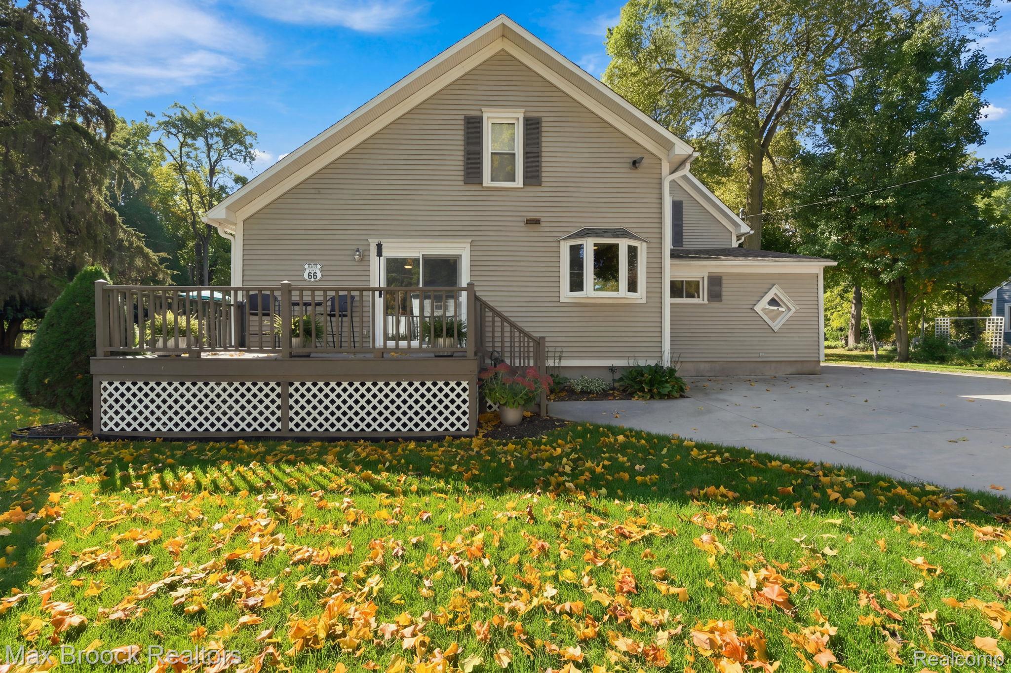 206 River Street Property Photo 40
