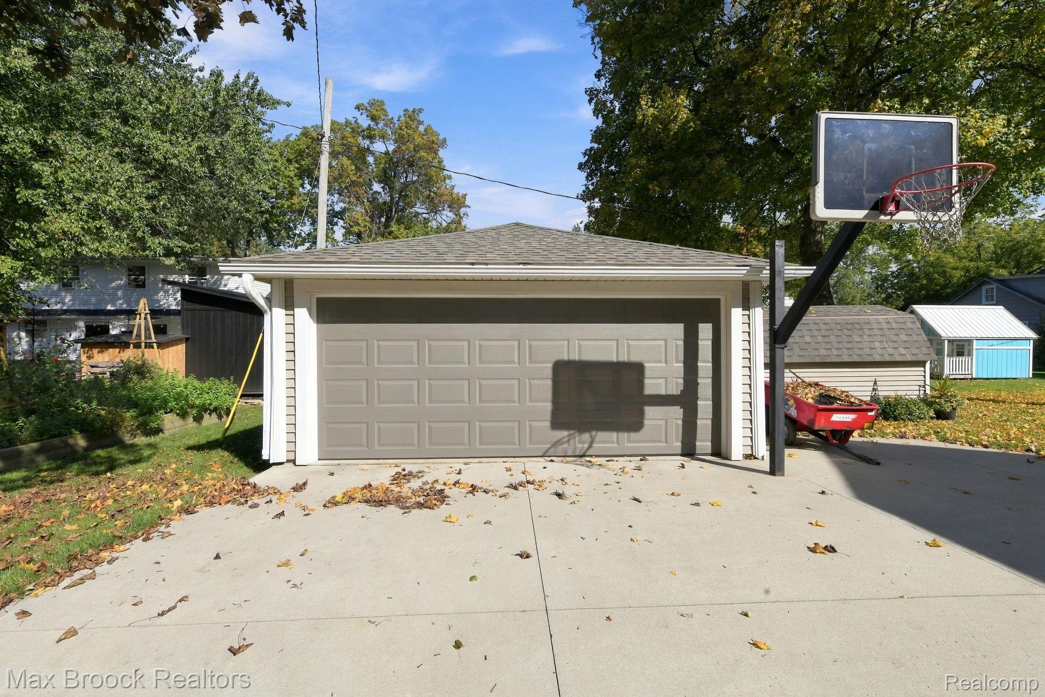 206 River Street Property Photo 42