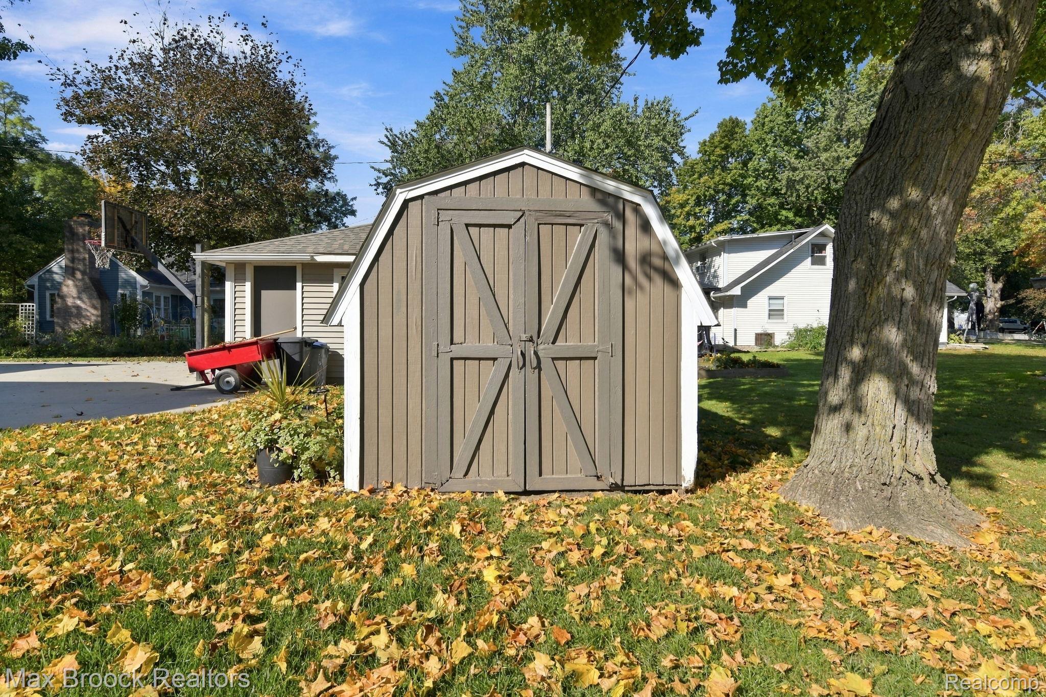 206 River Street Property Photo 43