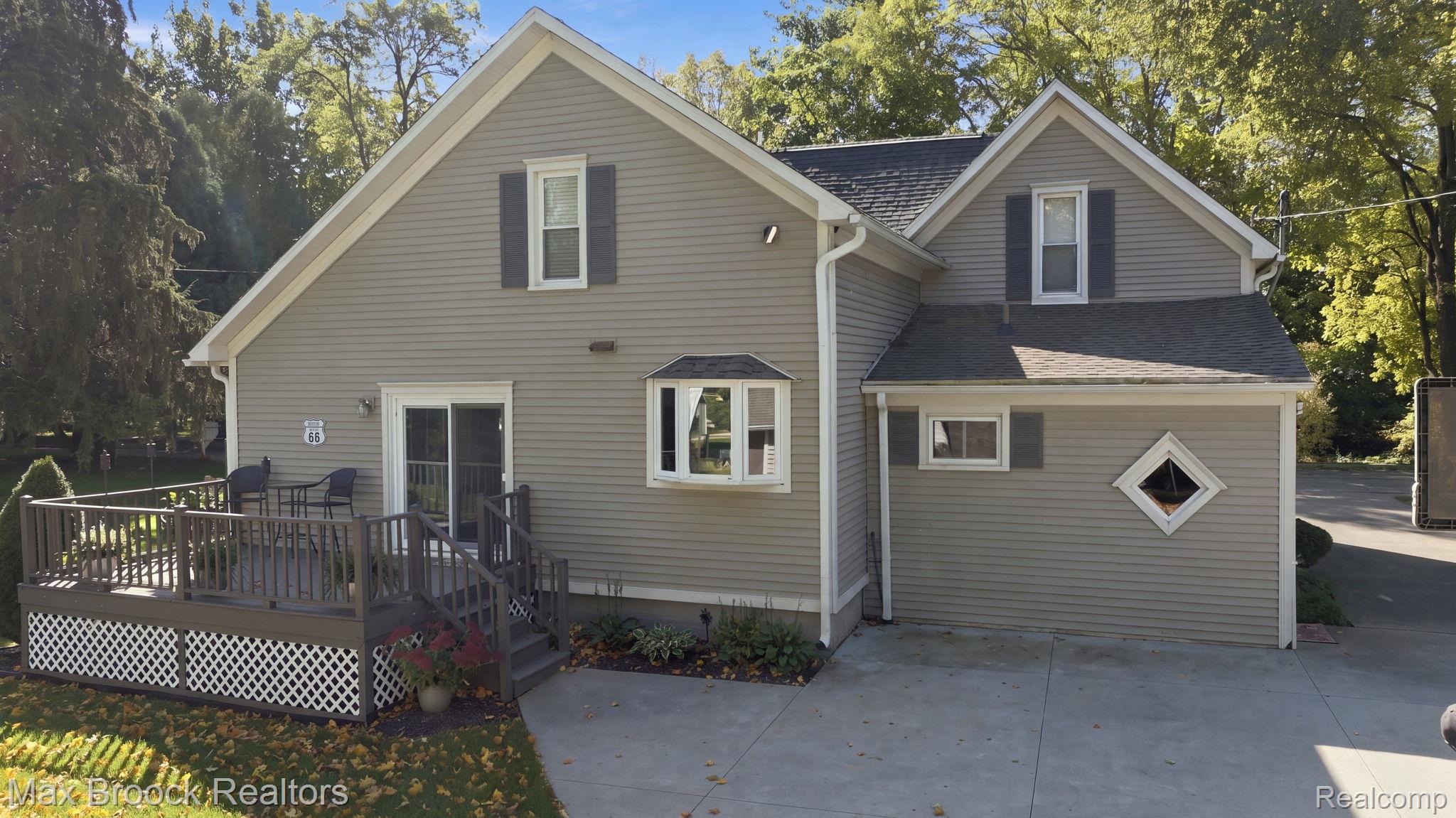 206 River Street Property Photo 45