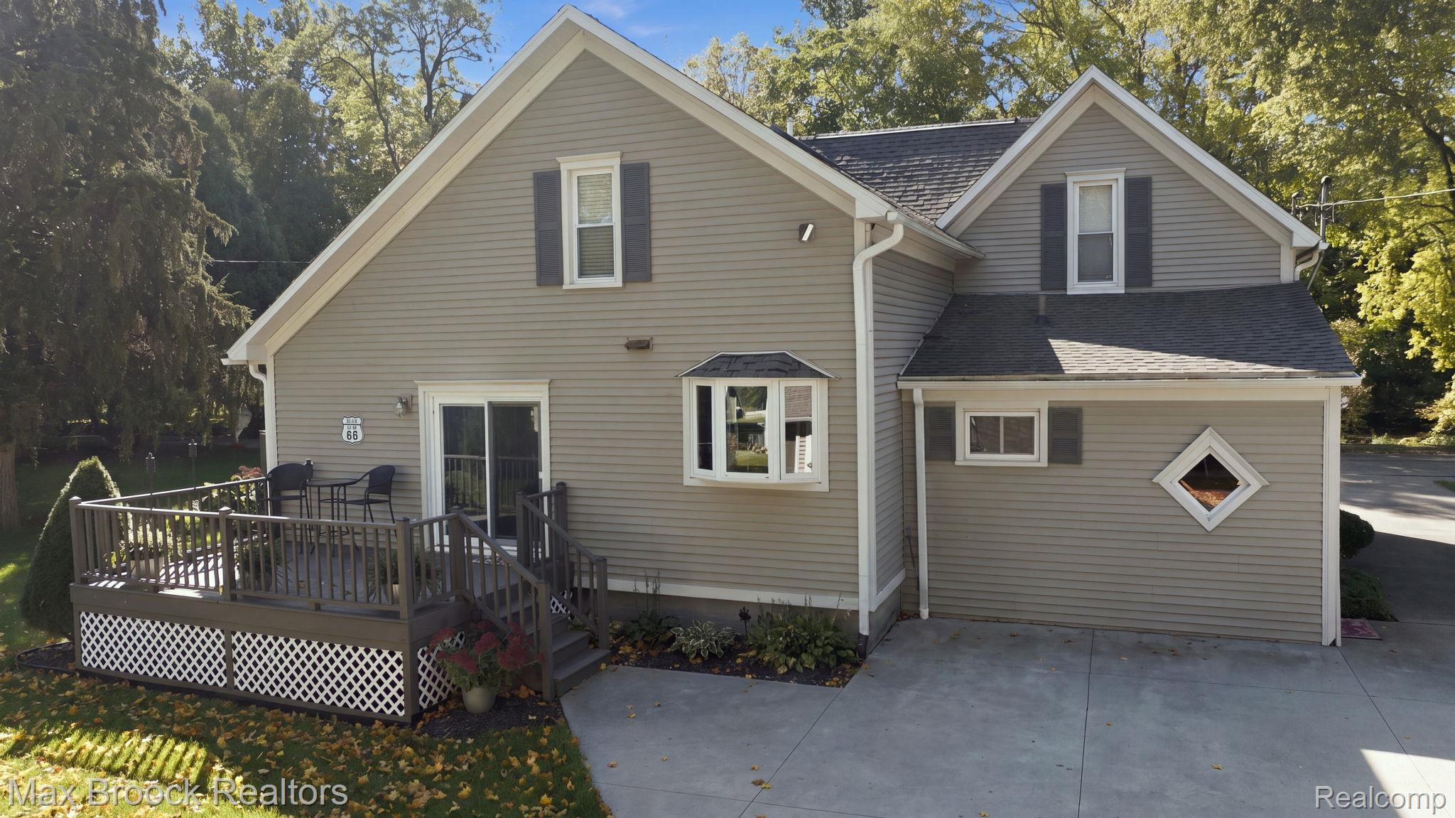 206 River Street Property Photo 46