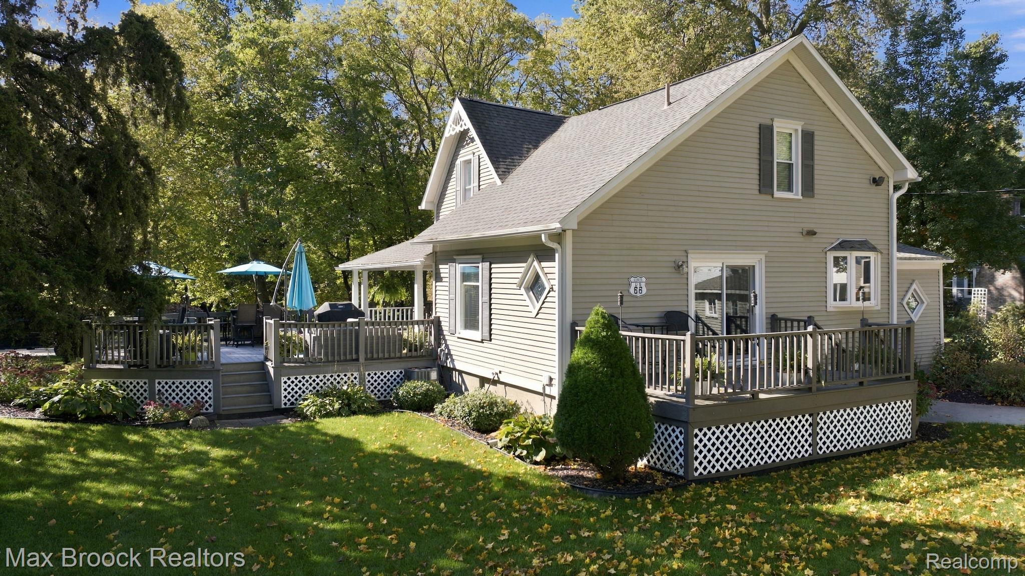 206 River Street Property Photo 48