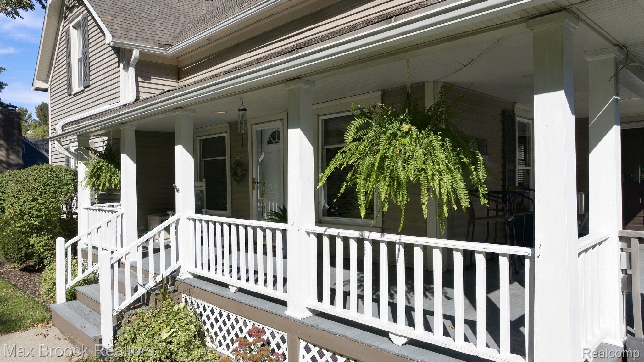 206 River Street Property Photo 56
