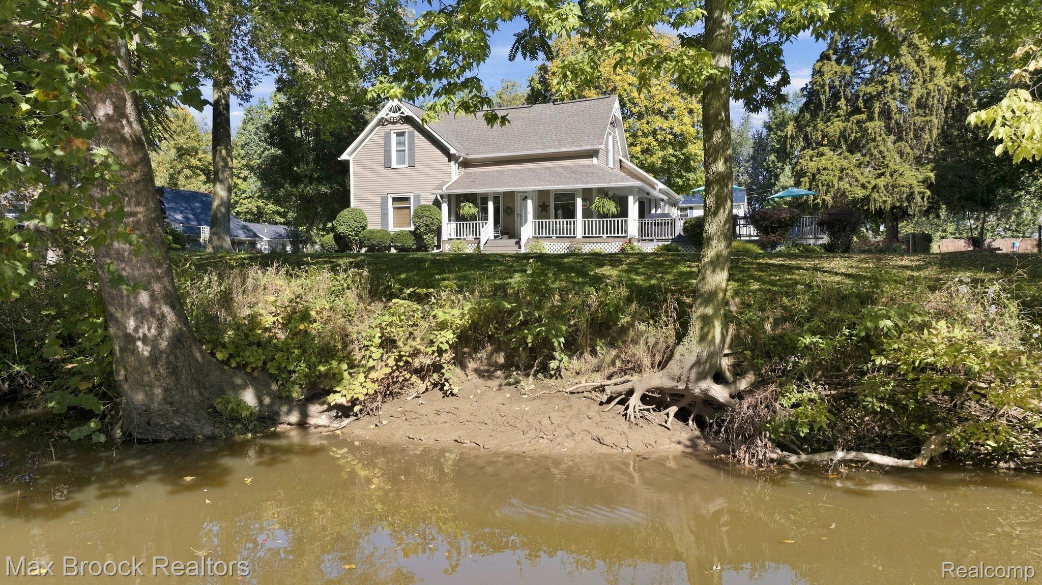206 River Street Property Photo 57
