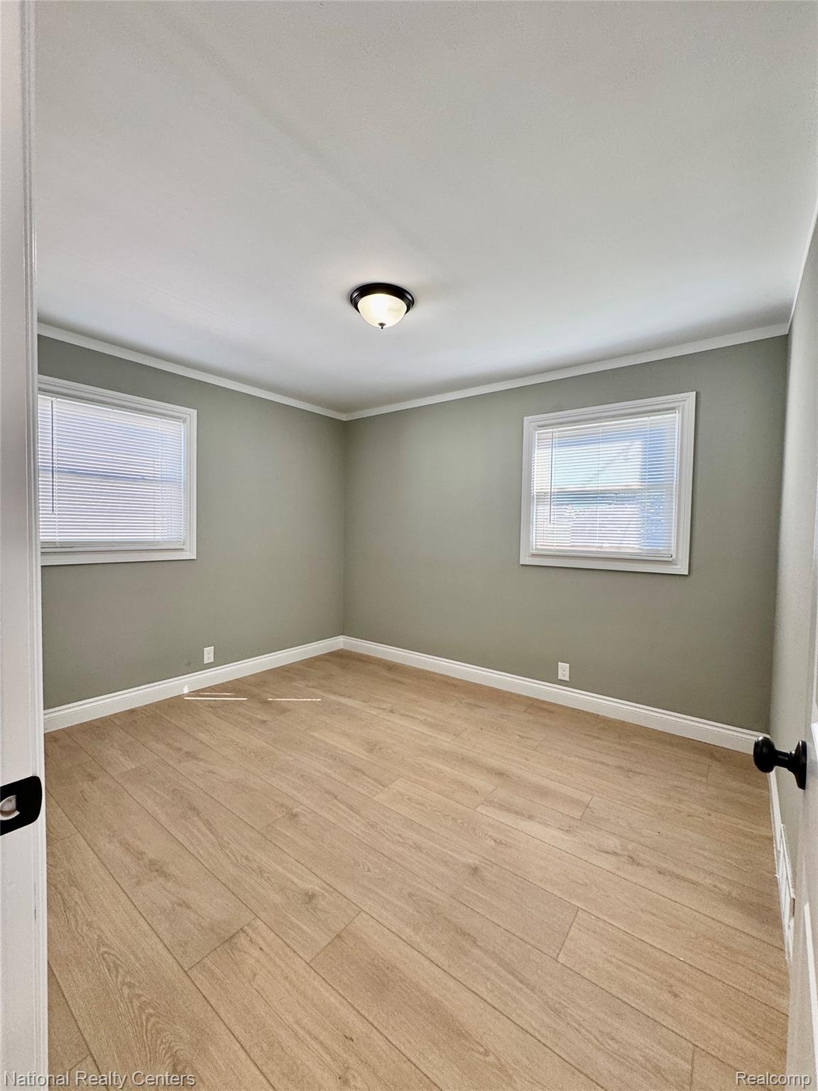24884 Hayes Ave Property Photo 15