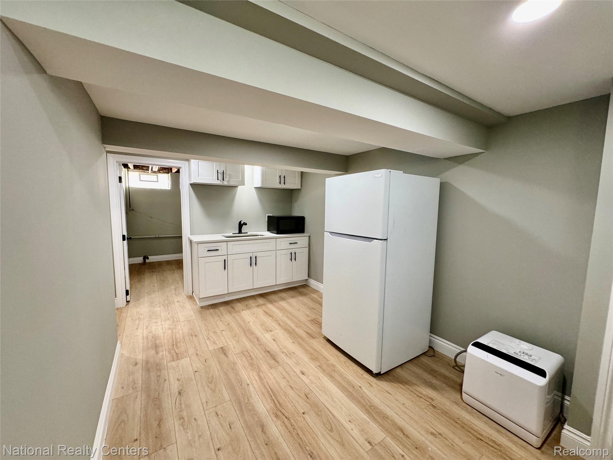 24884 Hayes Ave Property Photo 26