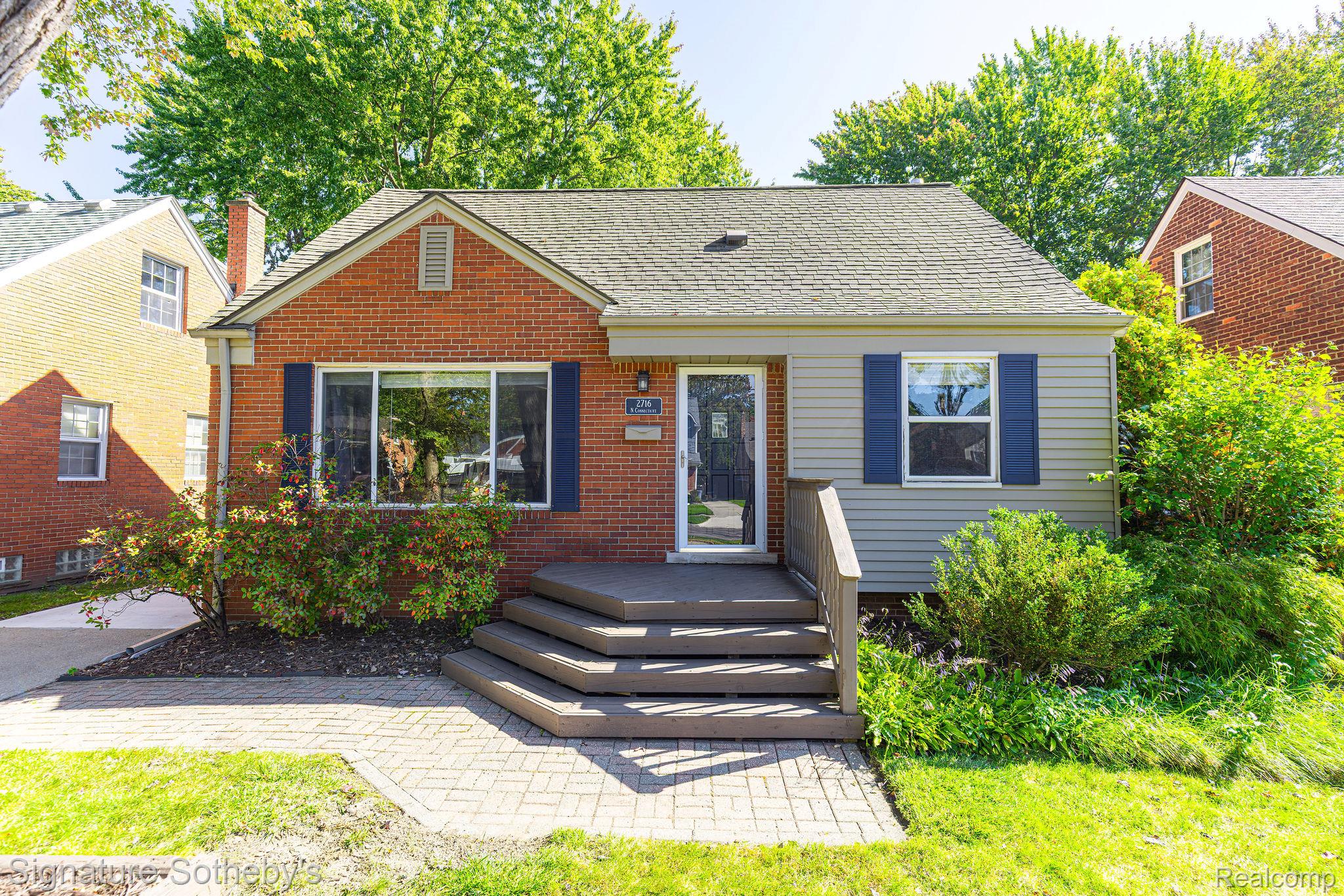 2716 N Connecticut AVE Property Photo 1