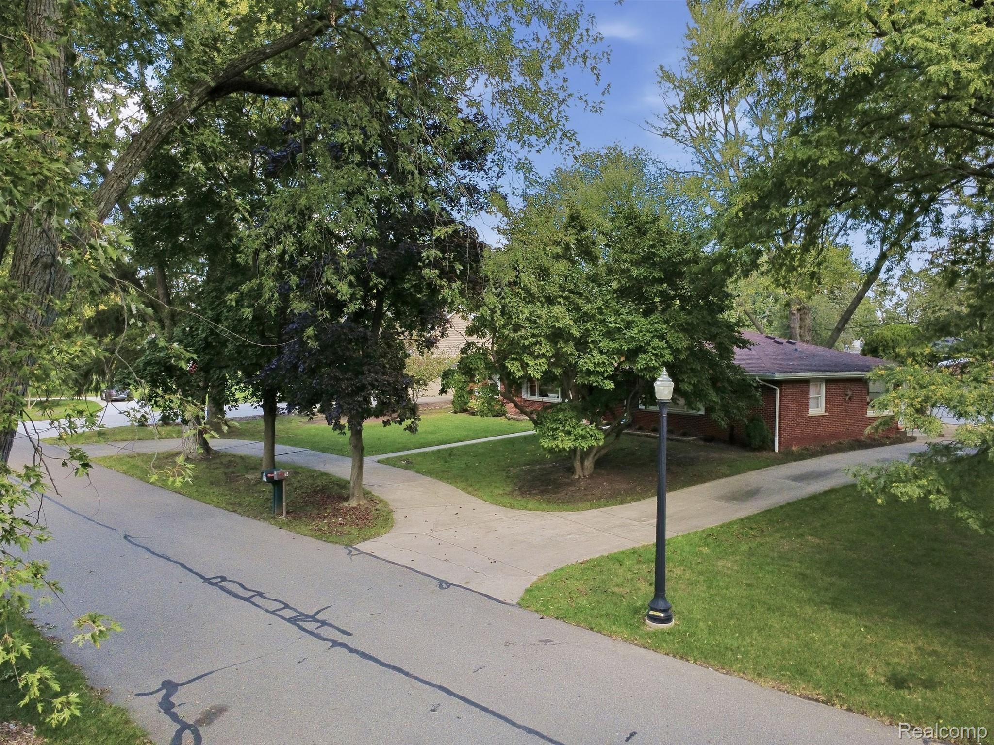 88 Greenside Ave Property Photo 31