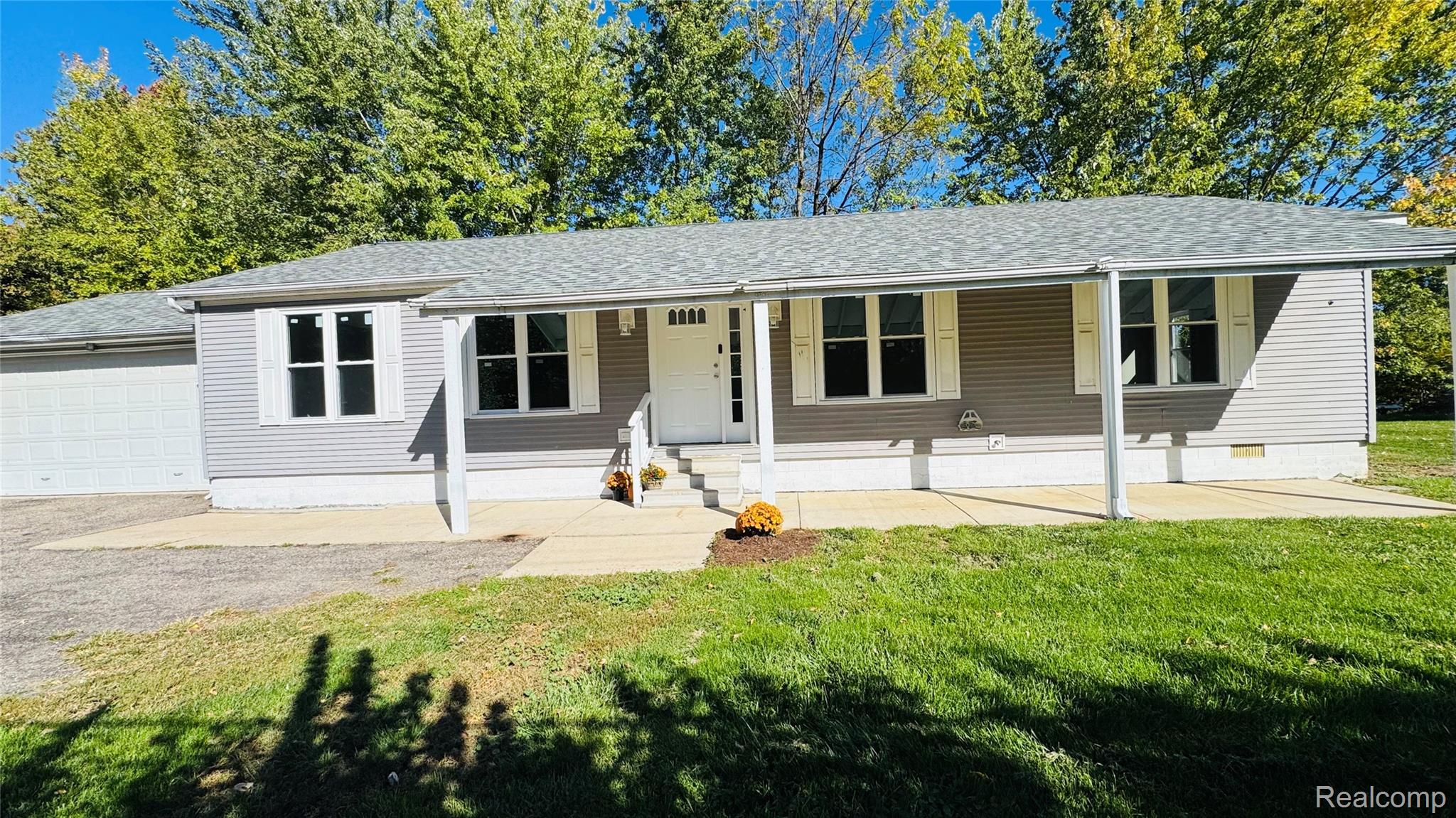 2570 Voorheis RD Property Photo 1