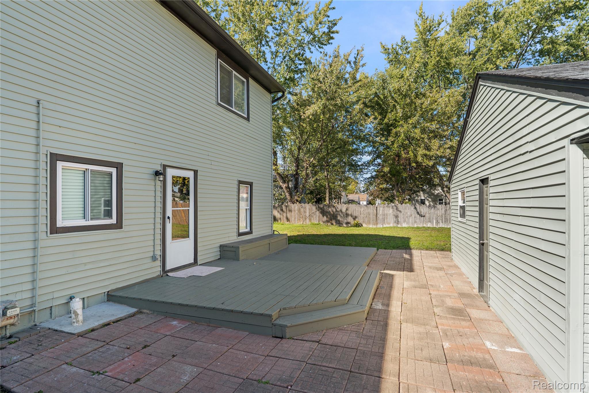 13725 Leonard Ave Property Photo 24