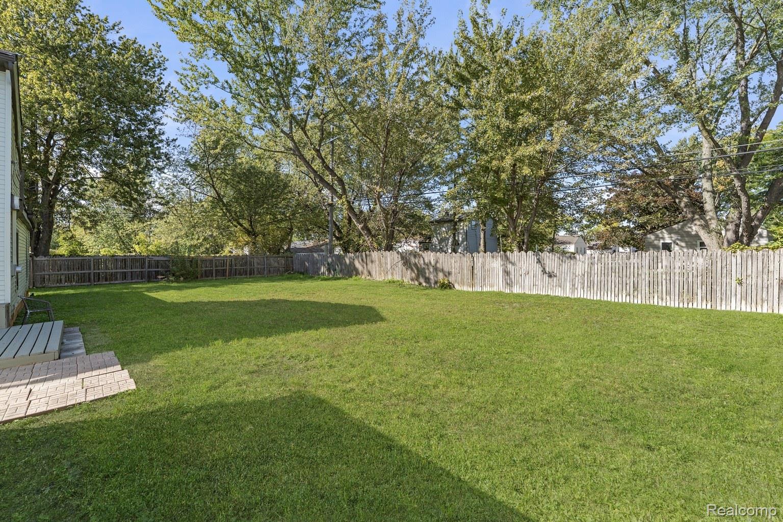 13725 Leonard Ave Property Photo 27