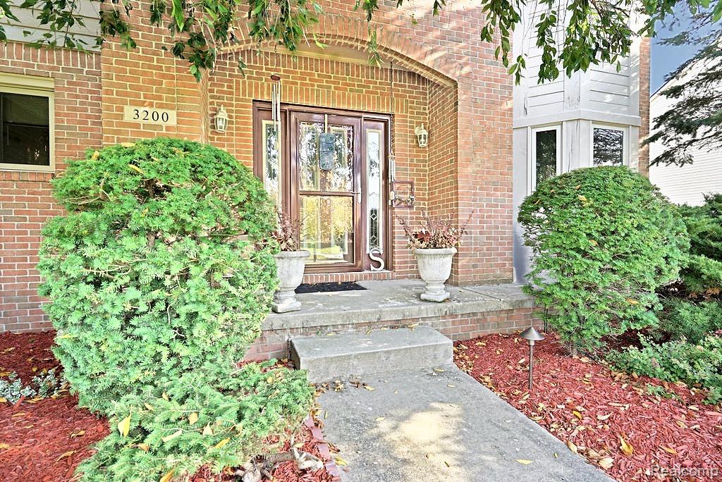 3200 Appleridge Dr Property Photo 4