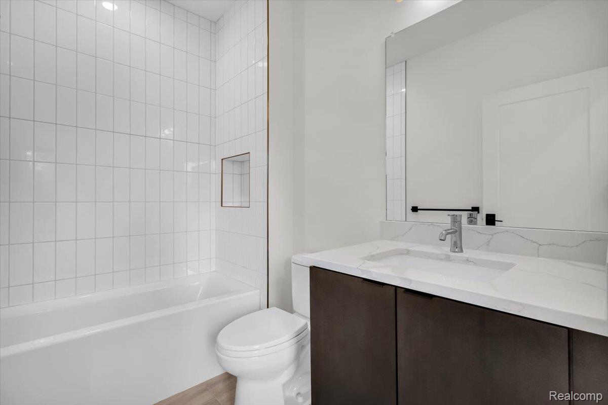 5216 Avery St # 9 Property Photo 20