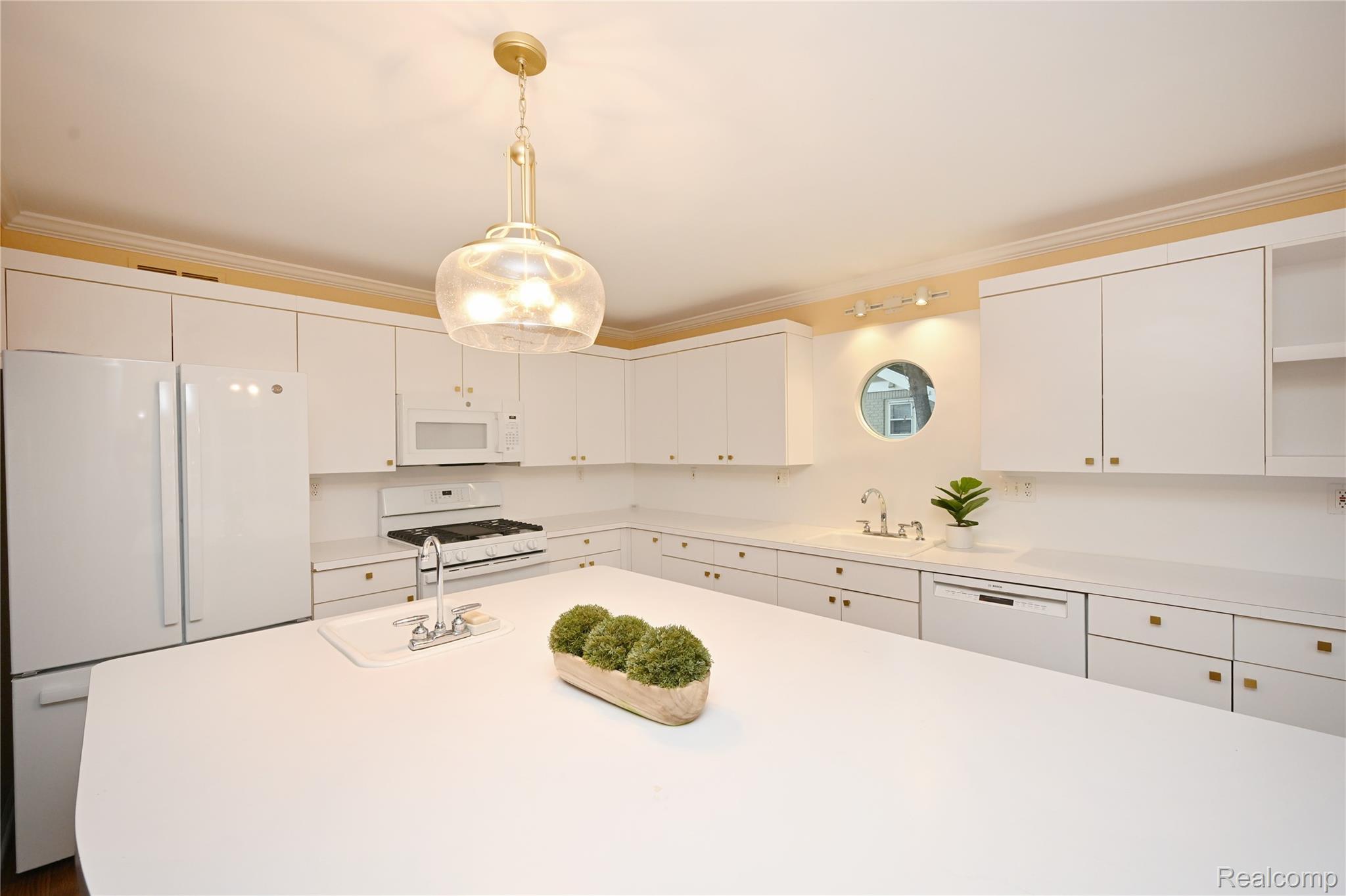 209 Chesterfield Ave Property Photo 11