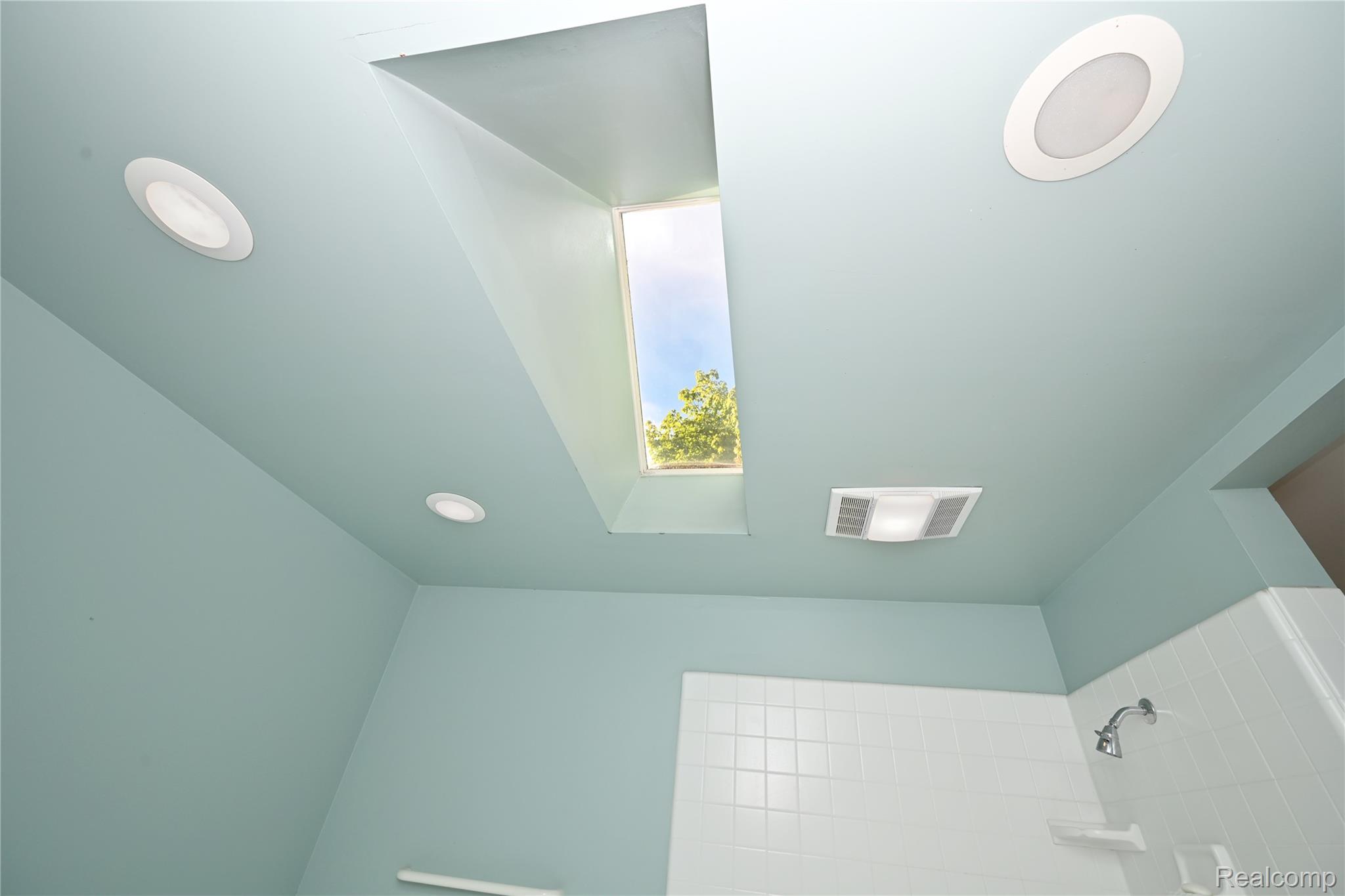 209 Chesterfield Ave Property Photo 20