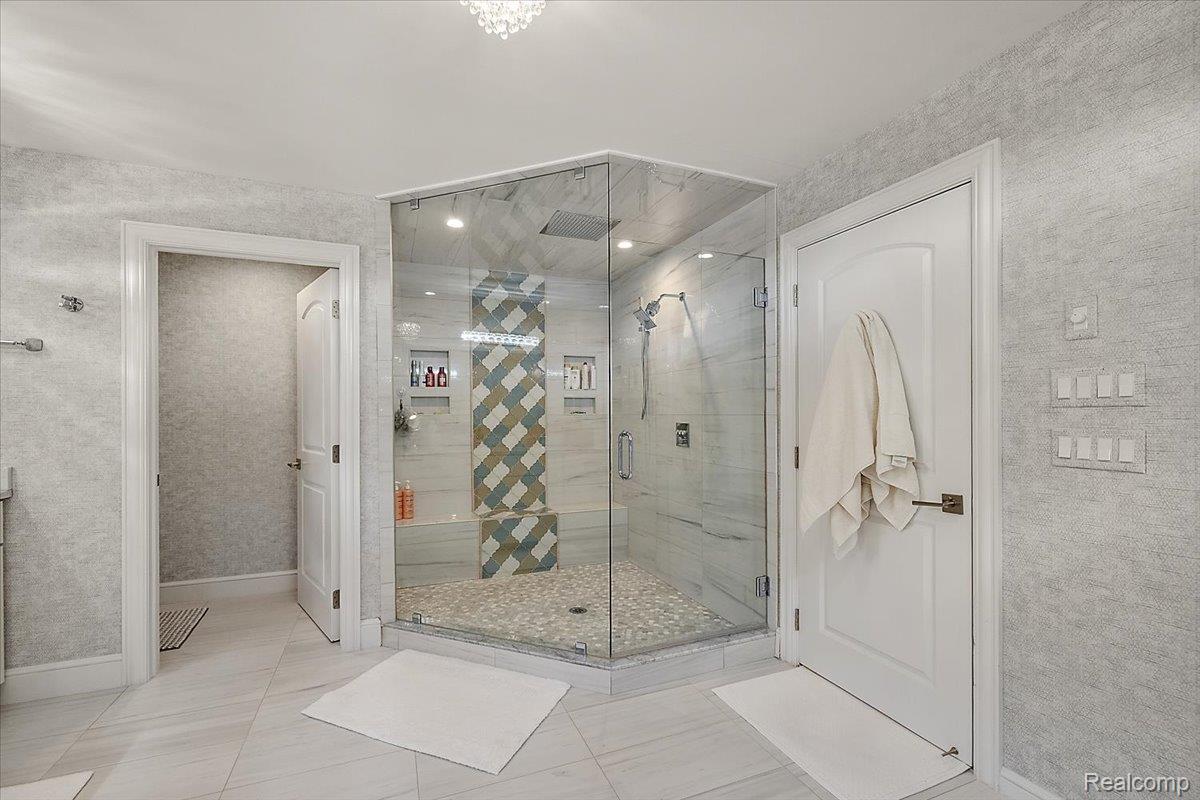 2480 Charnwood Dr Property Photo 33