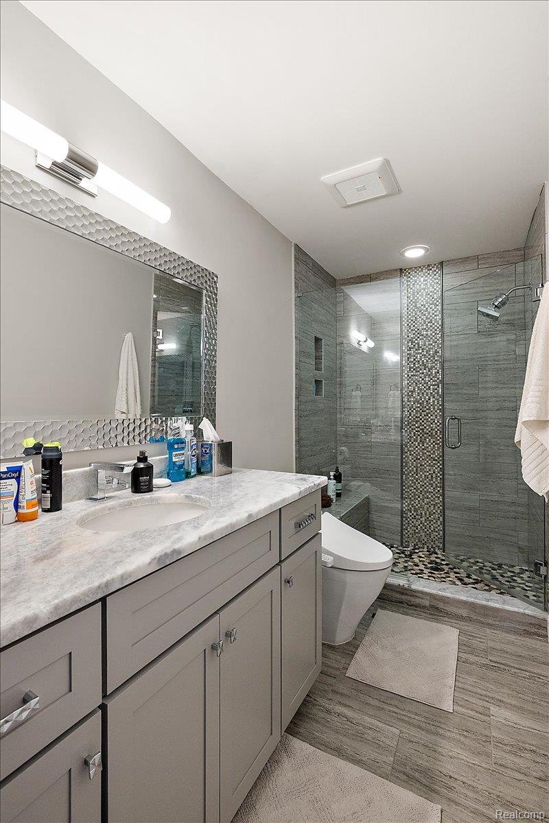 2480 Charnwood Dr Property Photo 42
