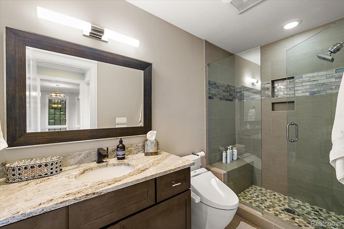 2480 Charnwood Dr Property Photo 45