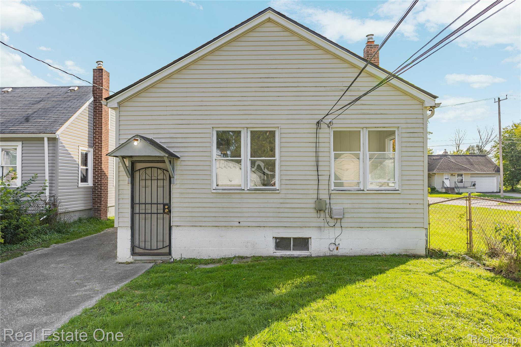 7259 Prospect Ave Property Photo 4