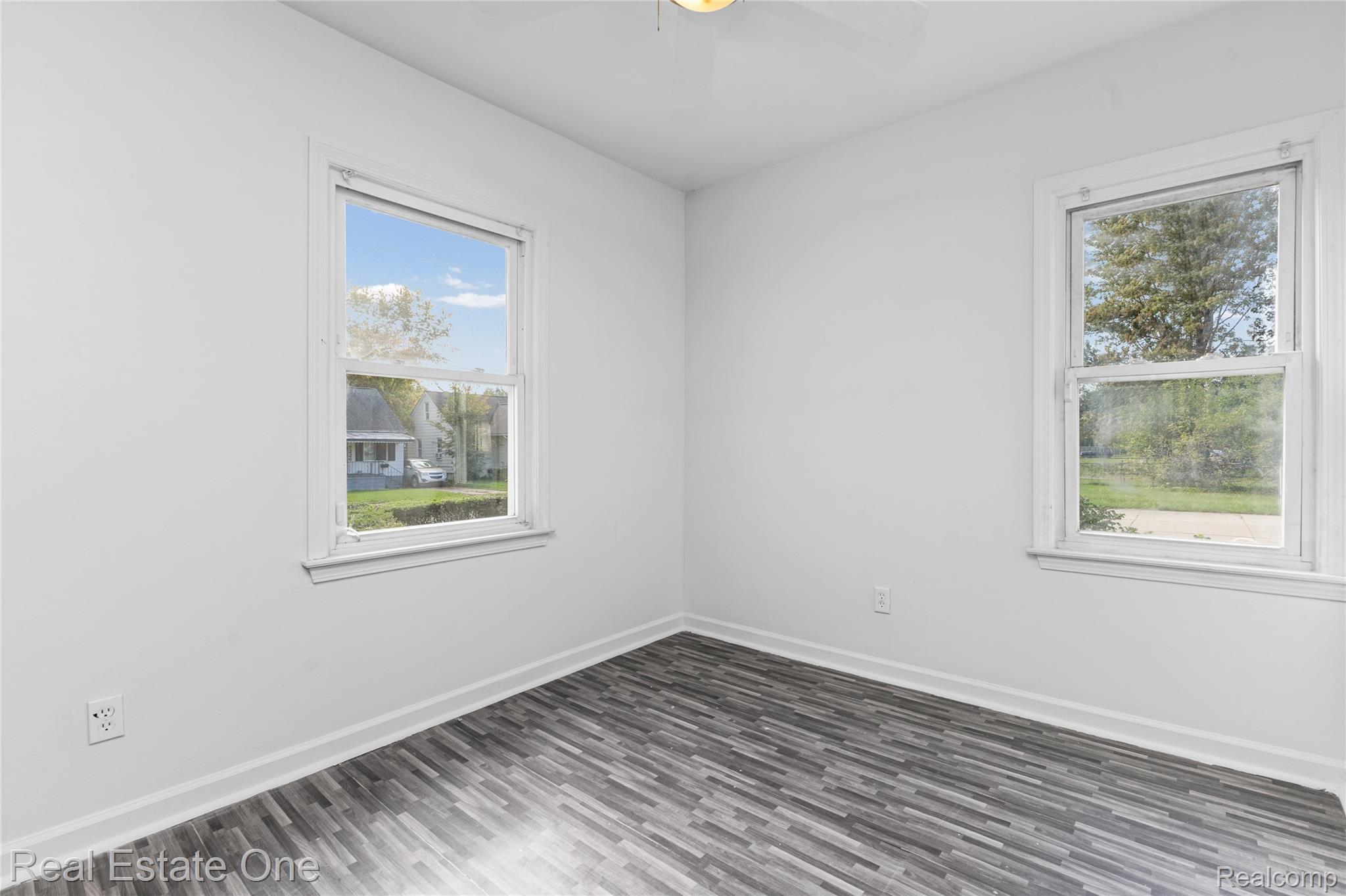 7259 Prospect Ave Property Photo 14