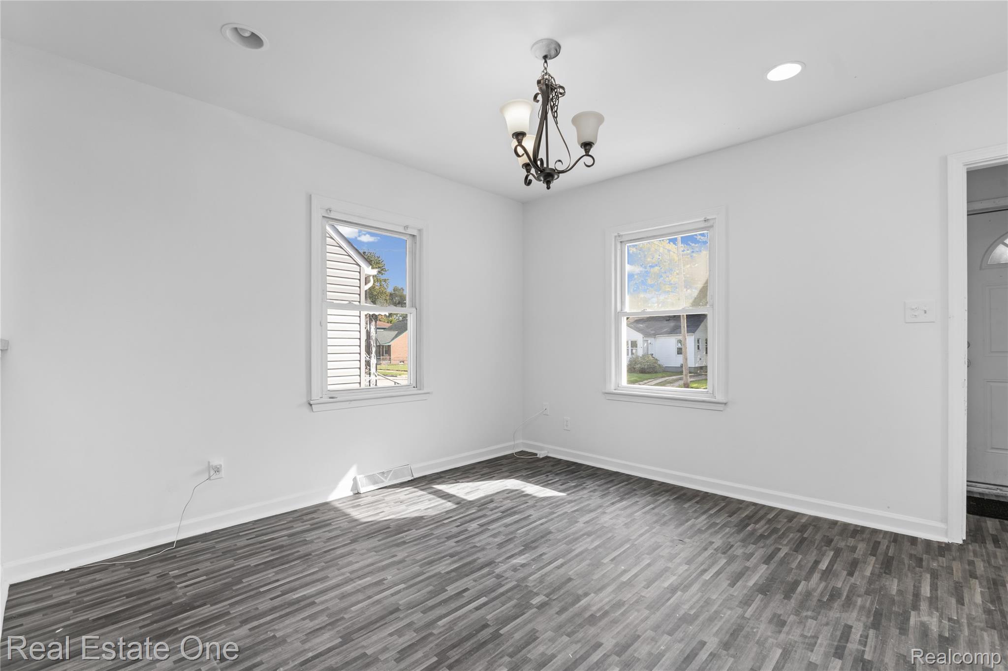 7259 Prospect Ave Property Photo 18