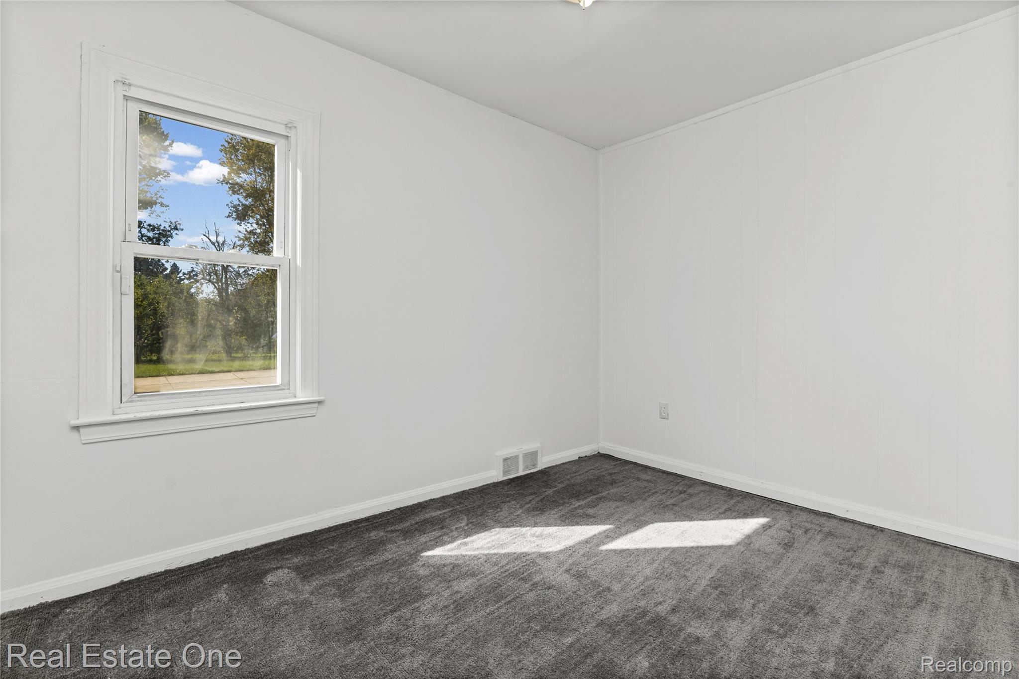 7259 Prospect Ave Property Photo 25