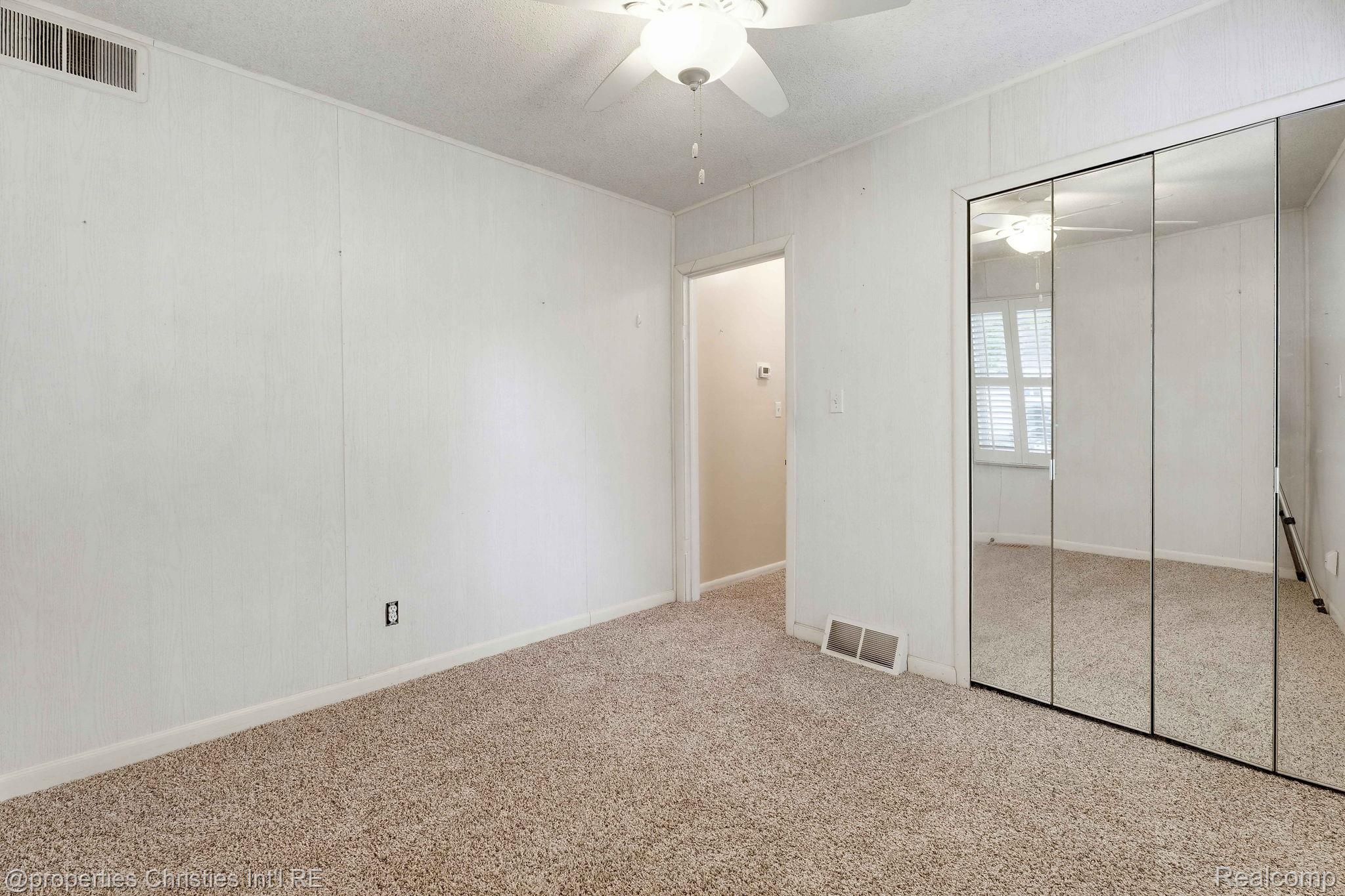 28785 Delton St Property Photo 11
