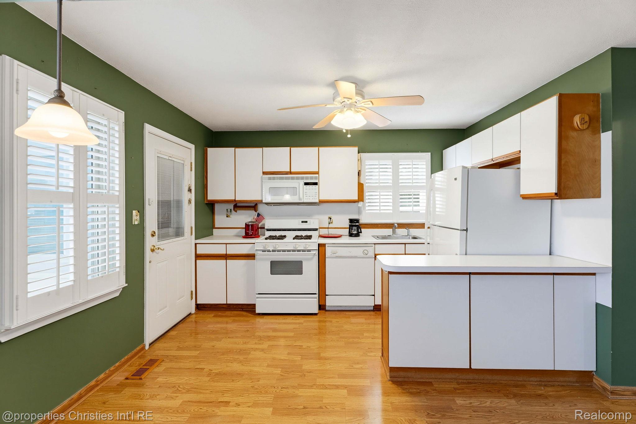 28785 Delton St Property Photo 14