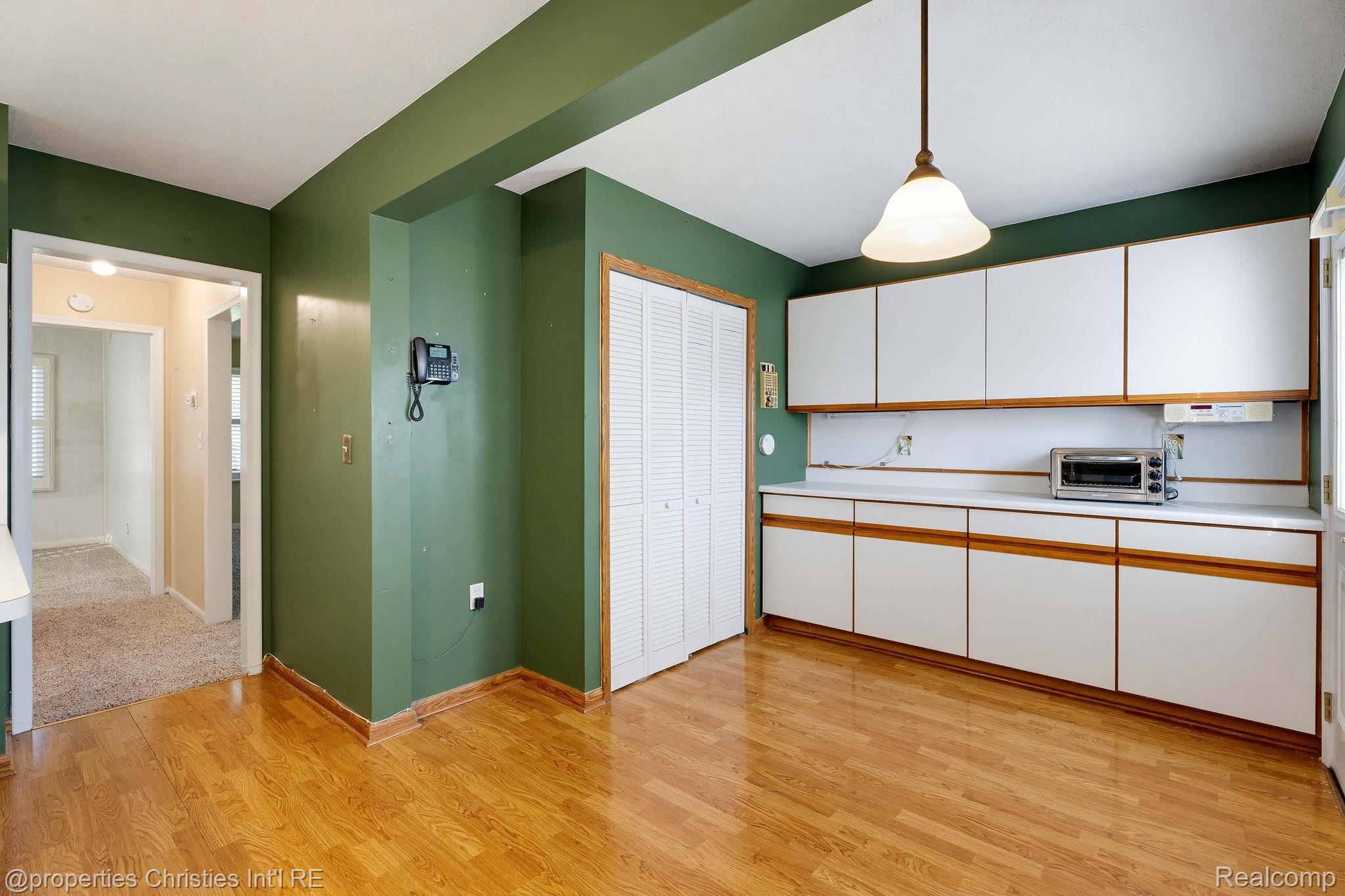 28785 Delton St Property Photo 17